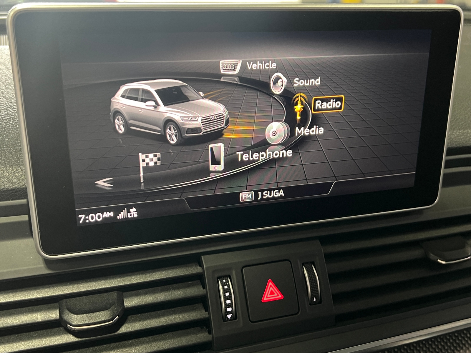 Thumbnail: 2019 Audi SQ5 - 3