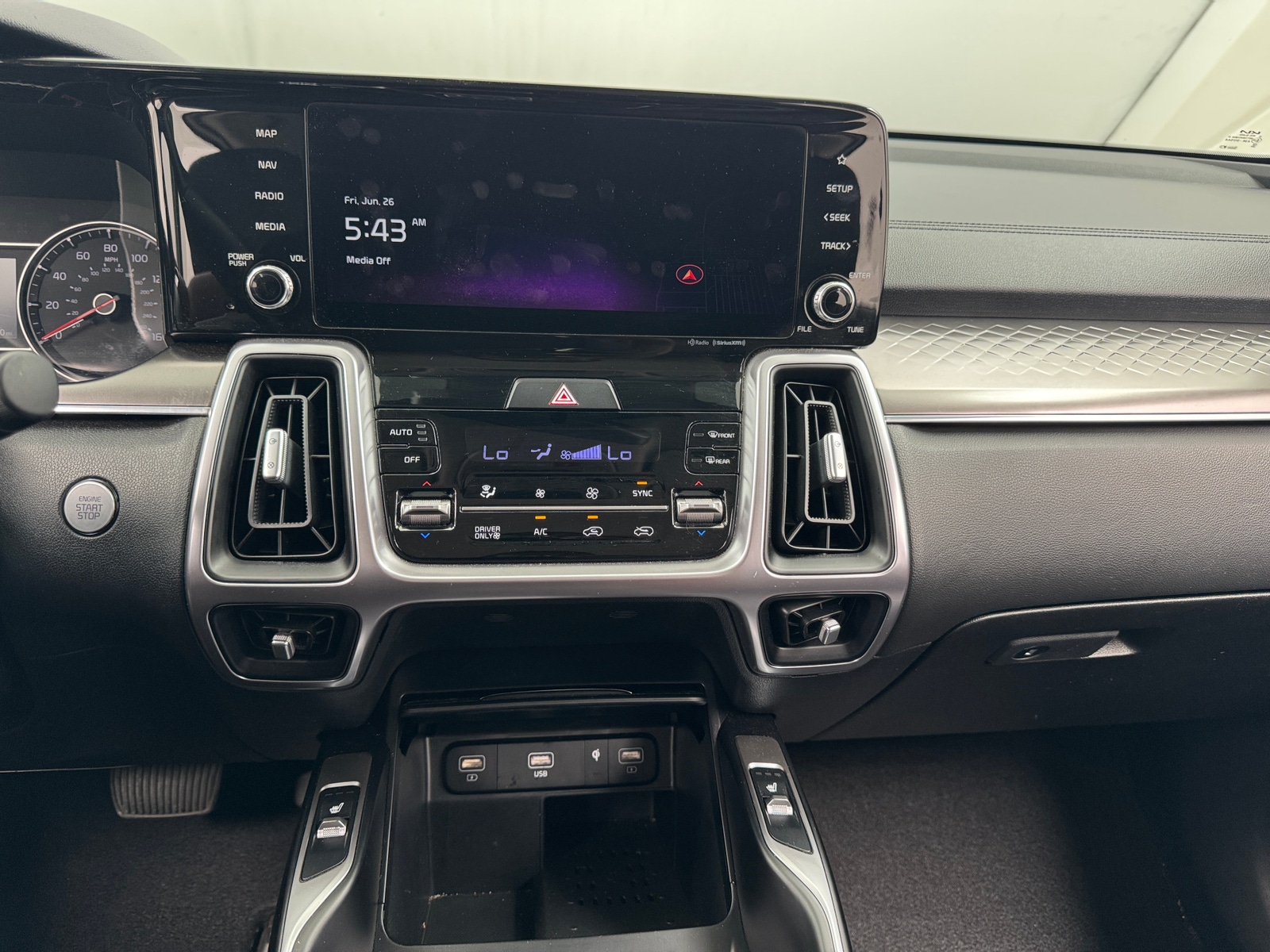 Thumbnail: 2023 Kia Sorento - 3