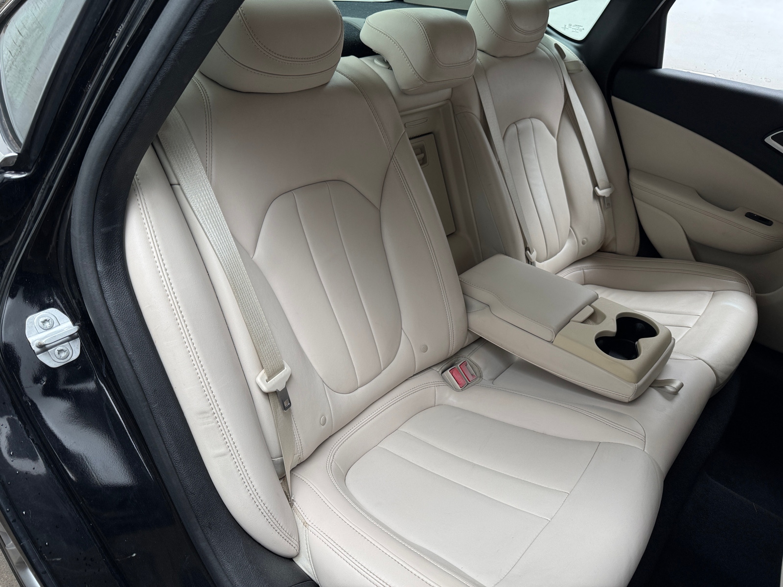 Thumbnail: 2016 Chrysler 200 - 5
