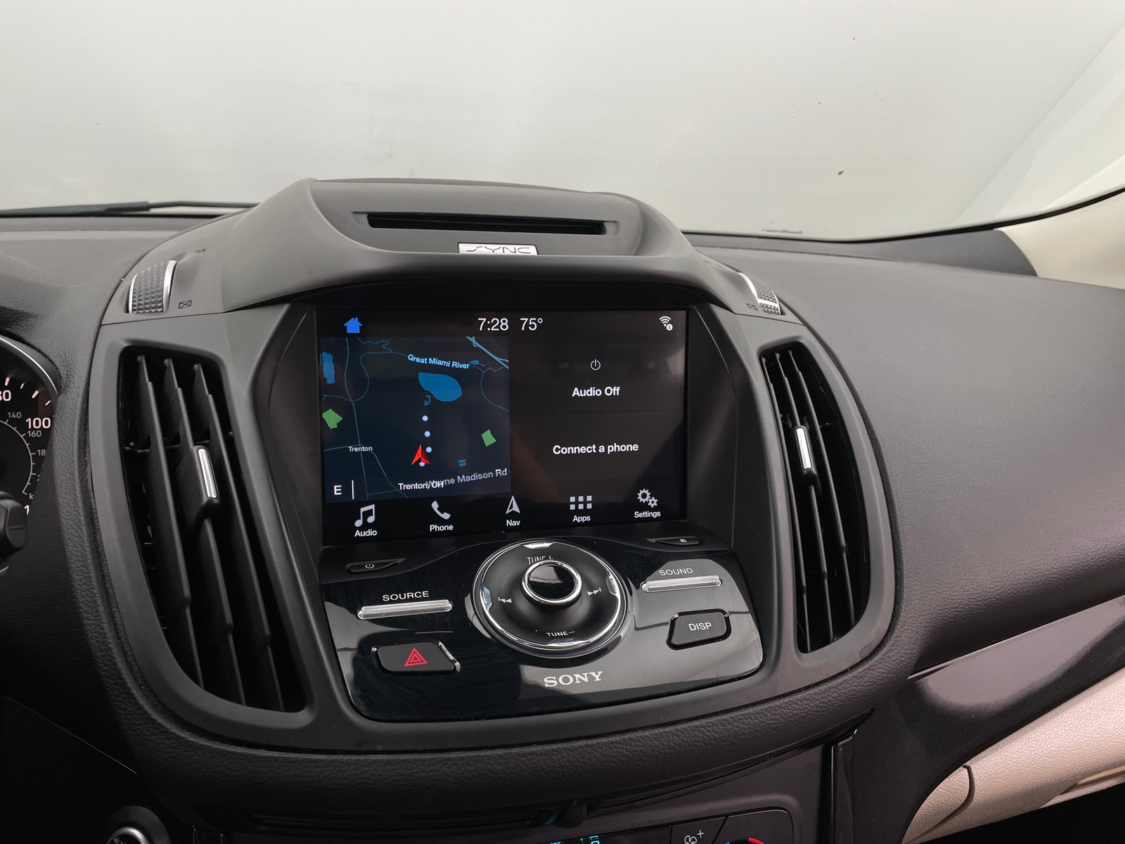 Thumbnail: 2017 Ford Escape - 3