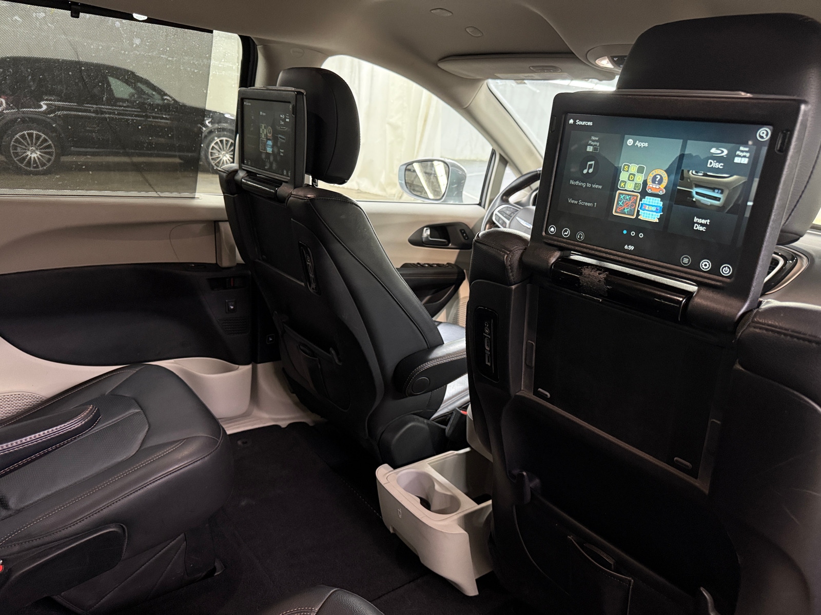 Thumbnail: 2020 Chrysler Pacifica - 3