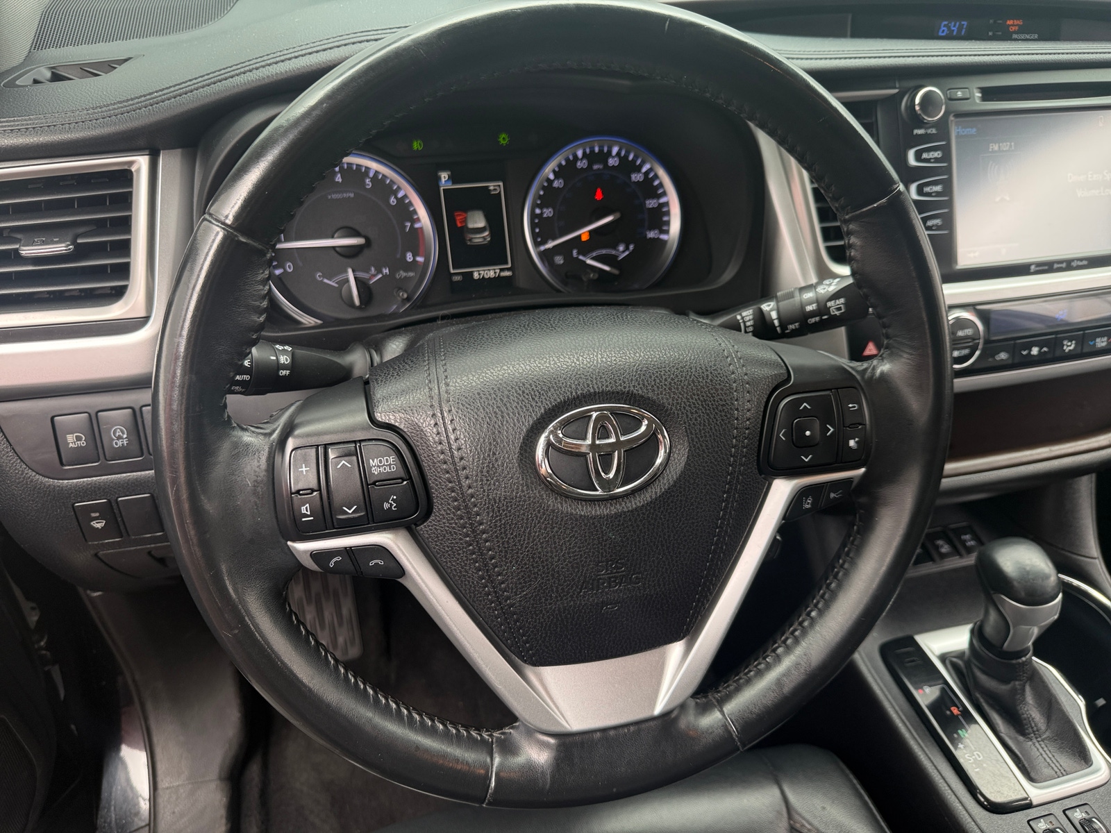 Thumbnail: 2017 Toyota Highlander - 4