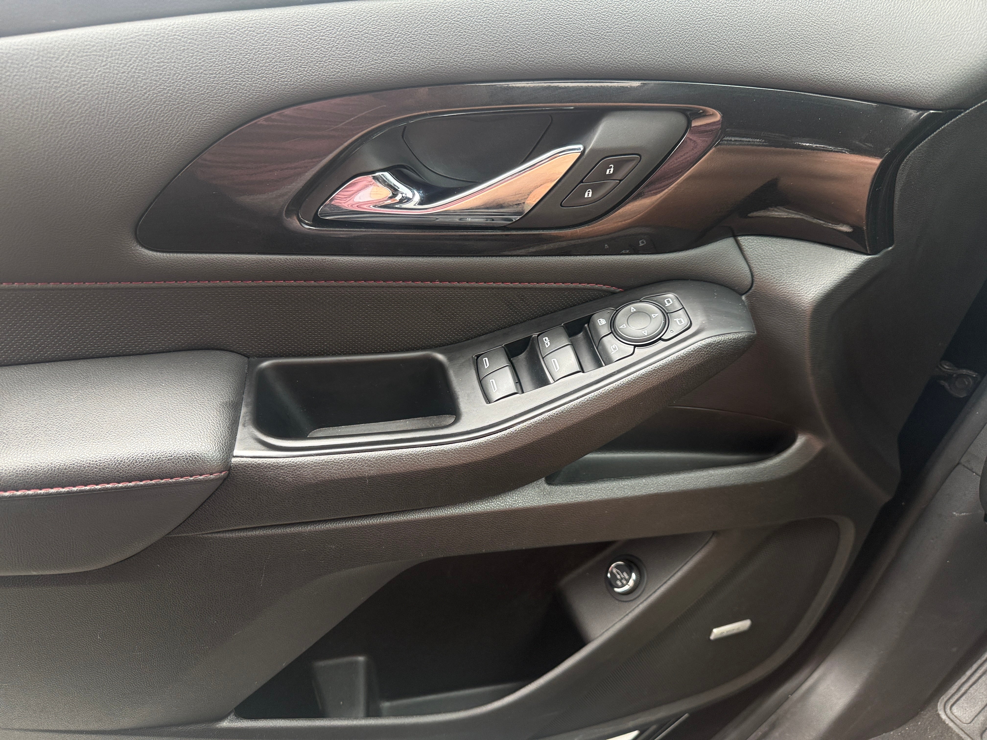 2023 Chevrolet Traverse RS - Photo 2
