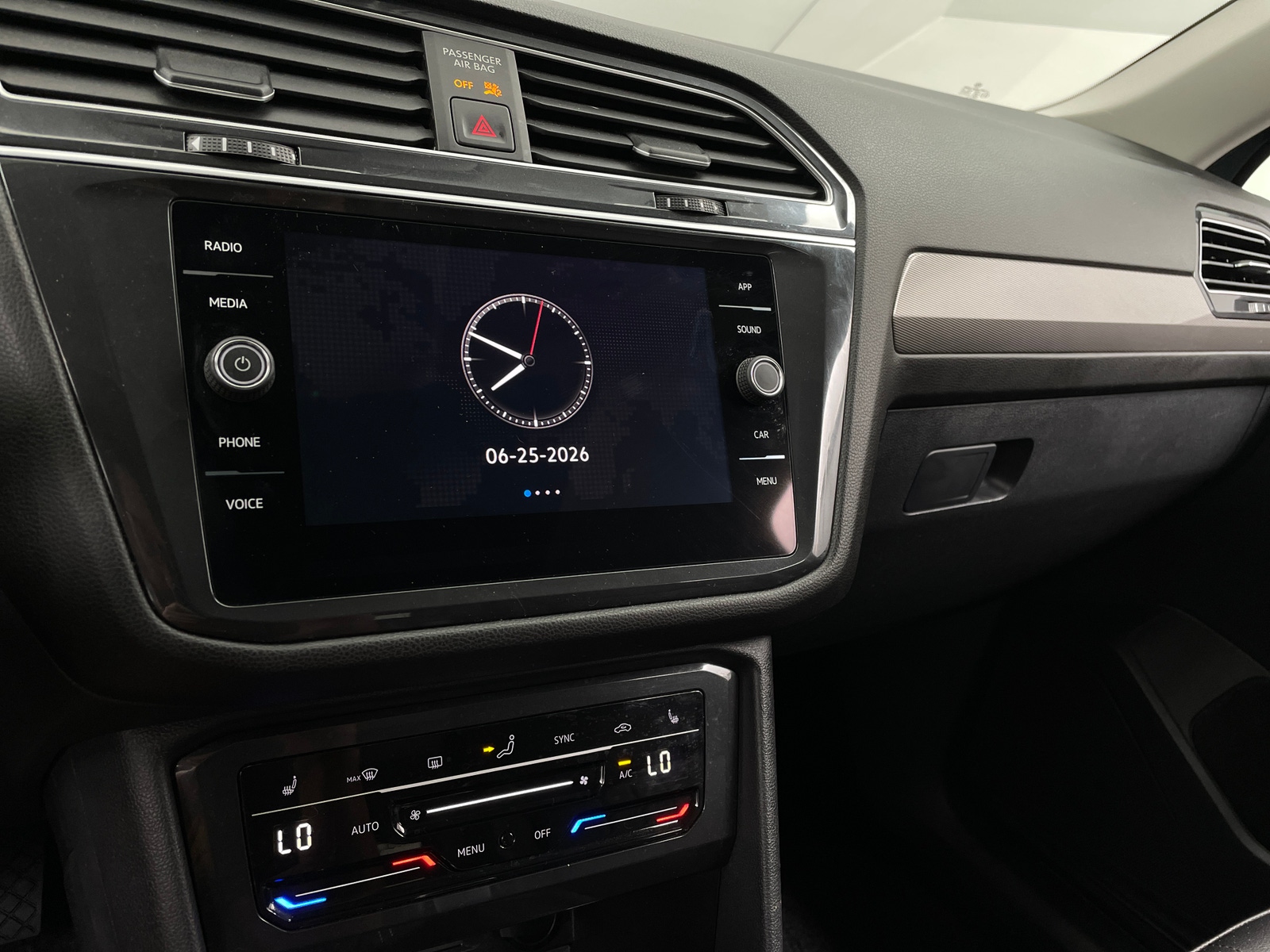 Thumbnail: 2024 Volkswagen Tiguan - 3