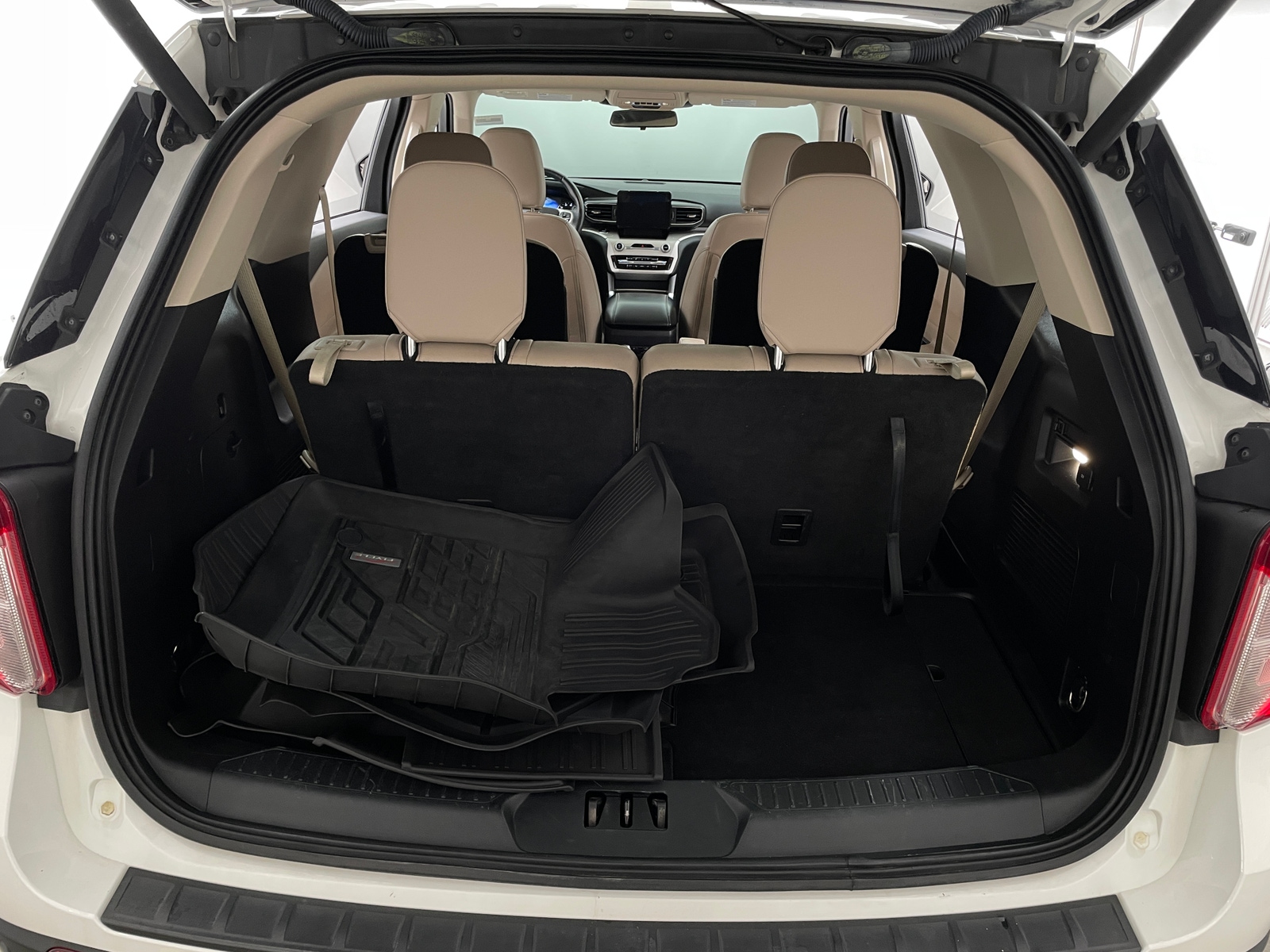 Thumbnail: 2021 Ford Explorer - 6