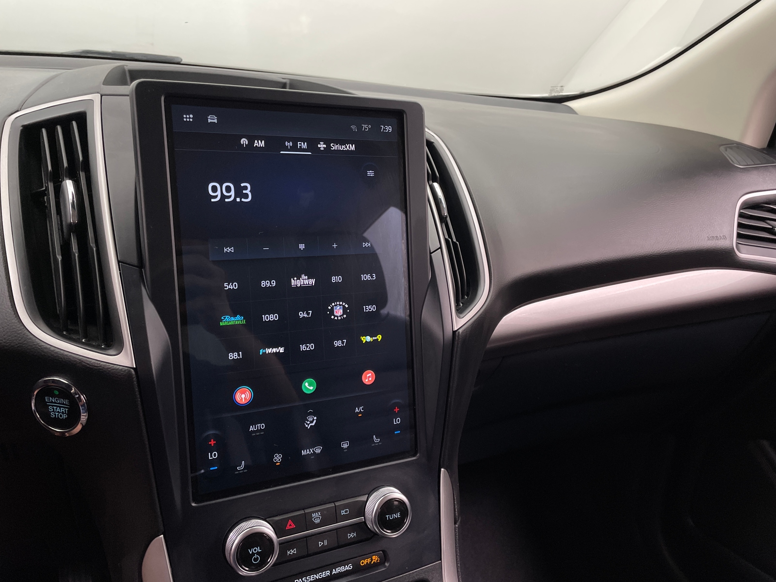 Thumbnail: 2023 Ford Edge - 3