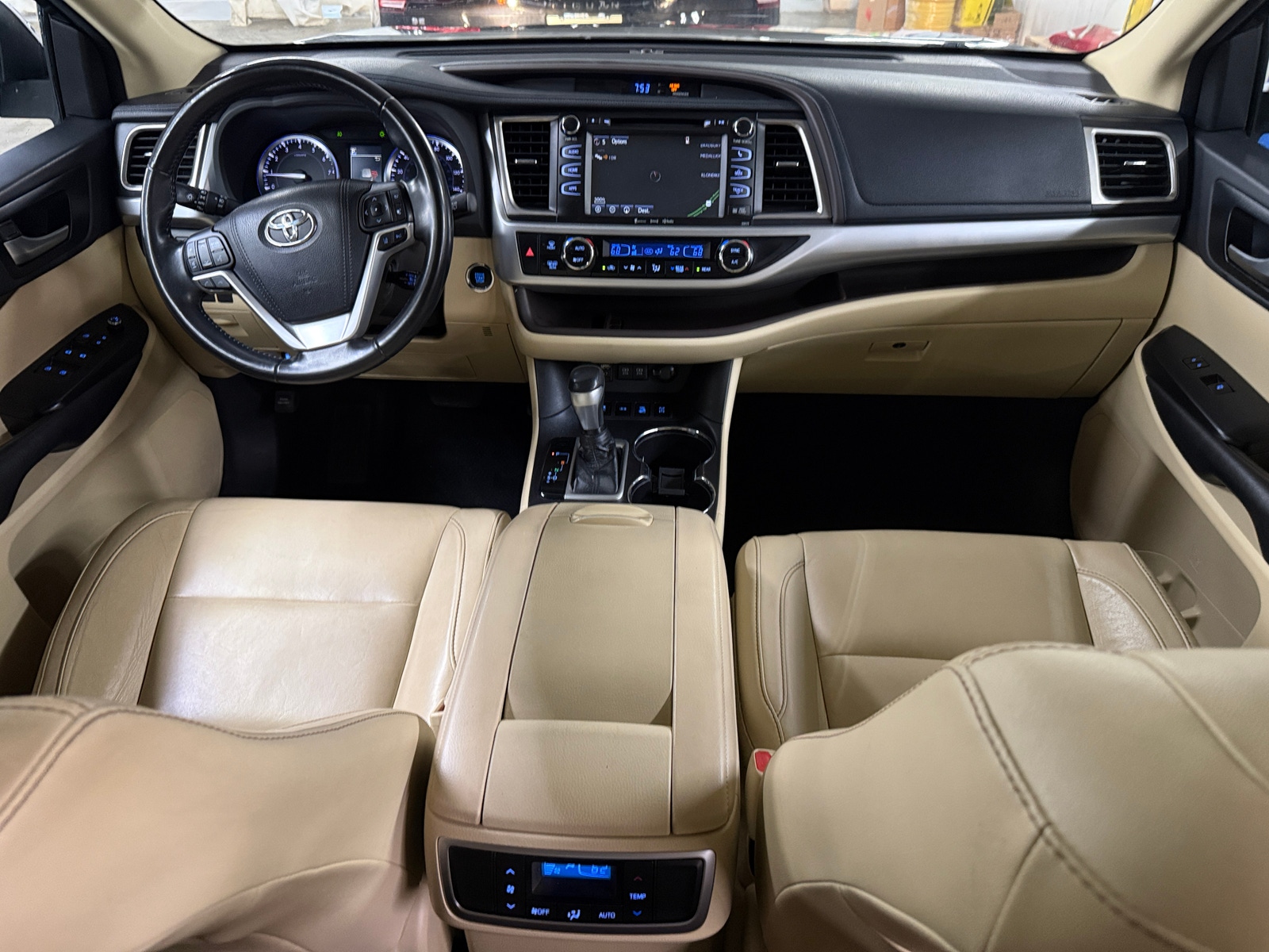 Thumbnail: 2018 Toyota Highlander - 2