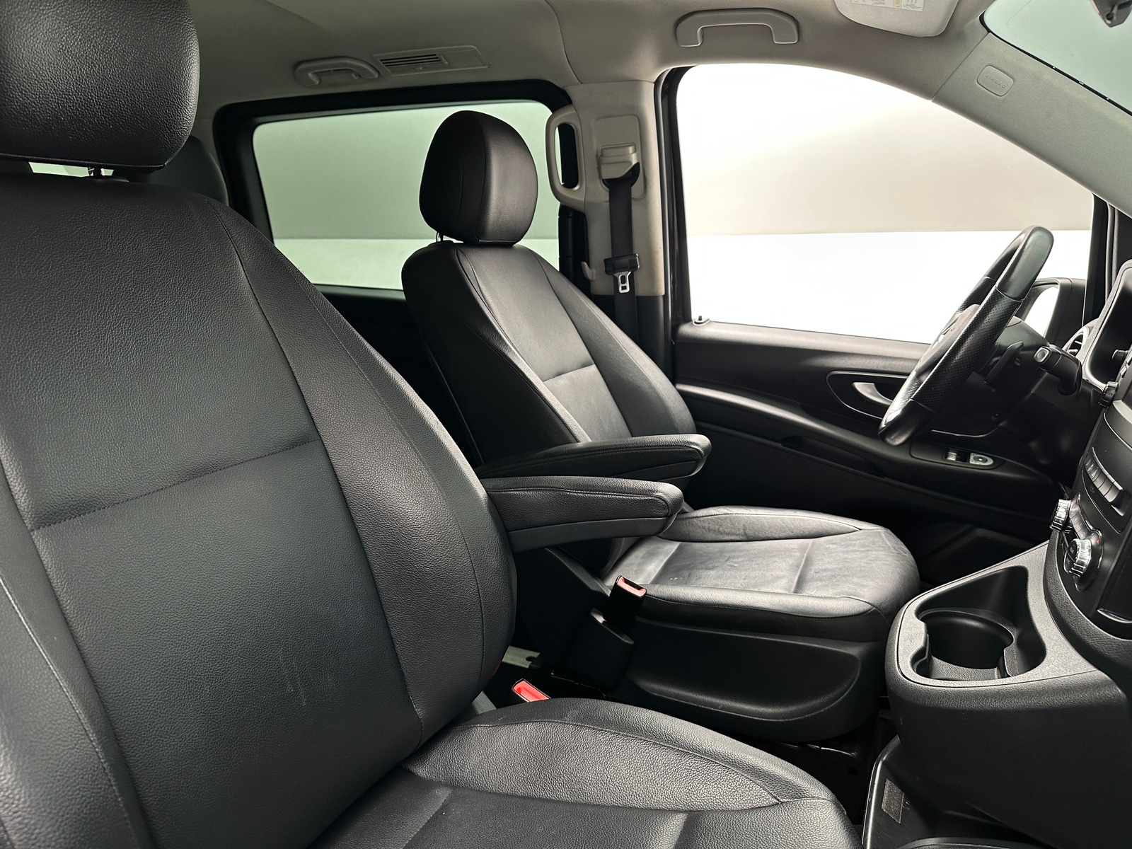 Thumbnail: 2016 Mercedes-Benz Metris - 2