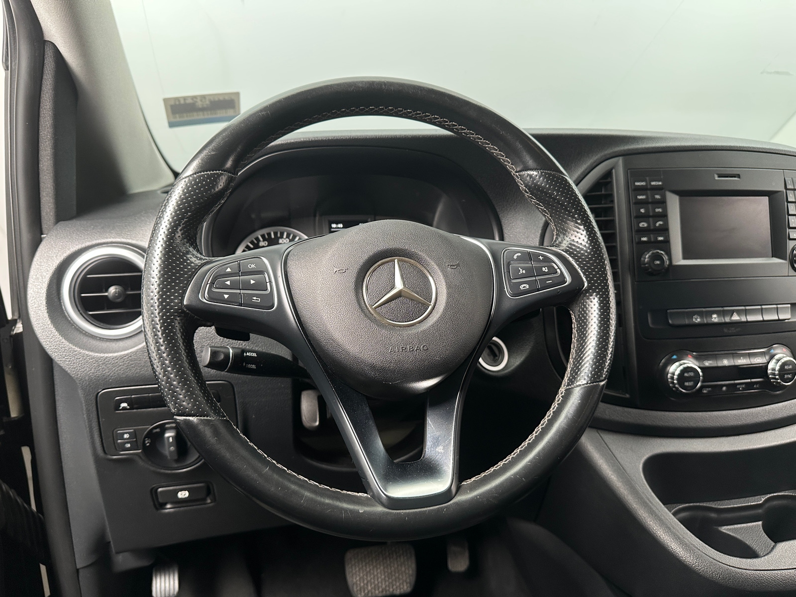 Thumbnail: 2016 Mercedes-Benz Metris - 5