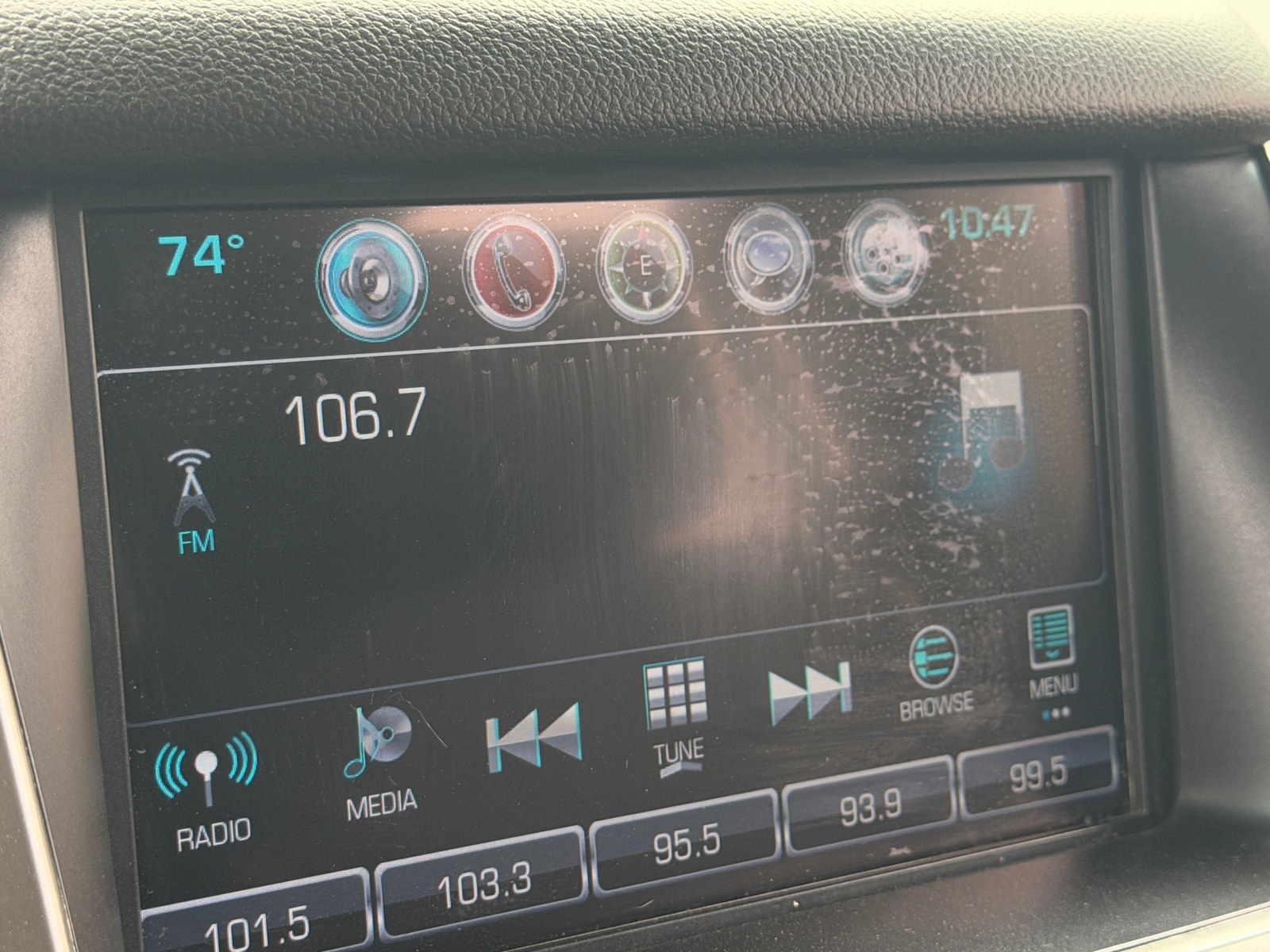 Thumbnail: 2016 Chevrolet Suburban - 3