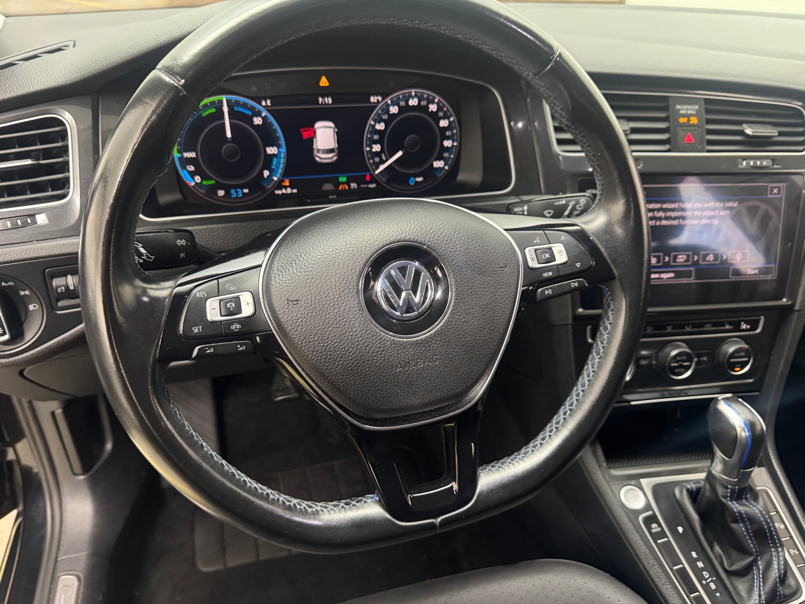 Thumbnail: 2019 Volkswagen e-Golf - 4