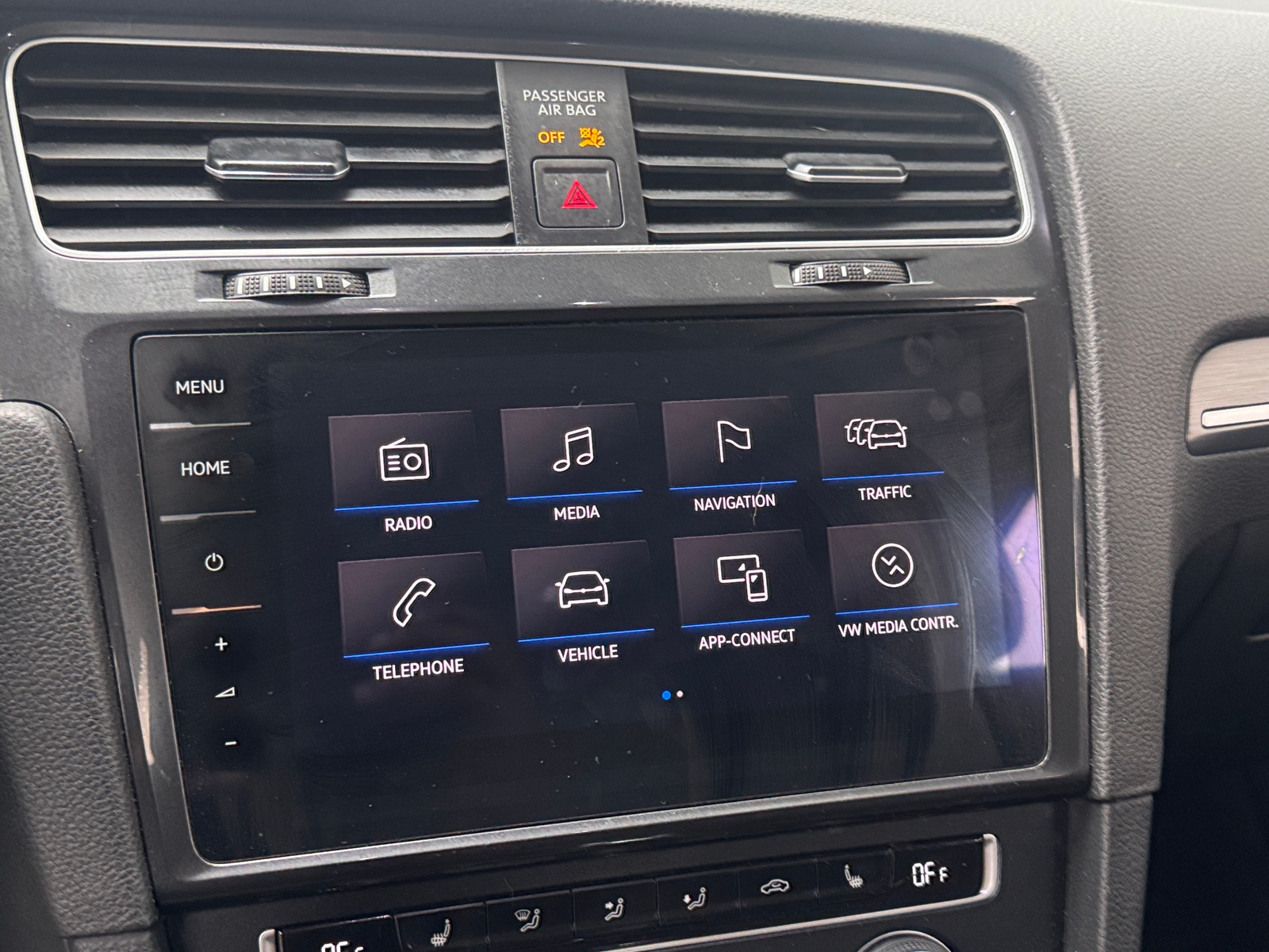 Thumbnail: 2019 Volkswagen e-Golf - 3