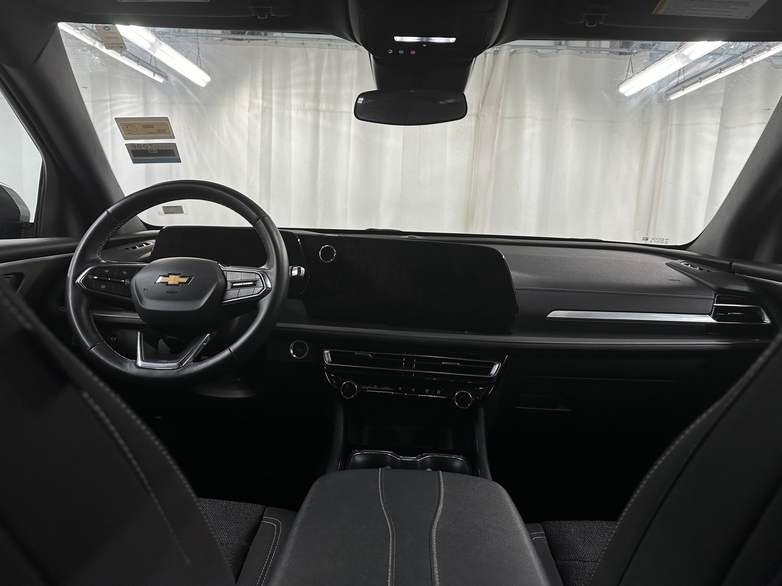 Thumbnail: 2025 Chevrolet Traverse - 3