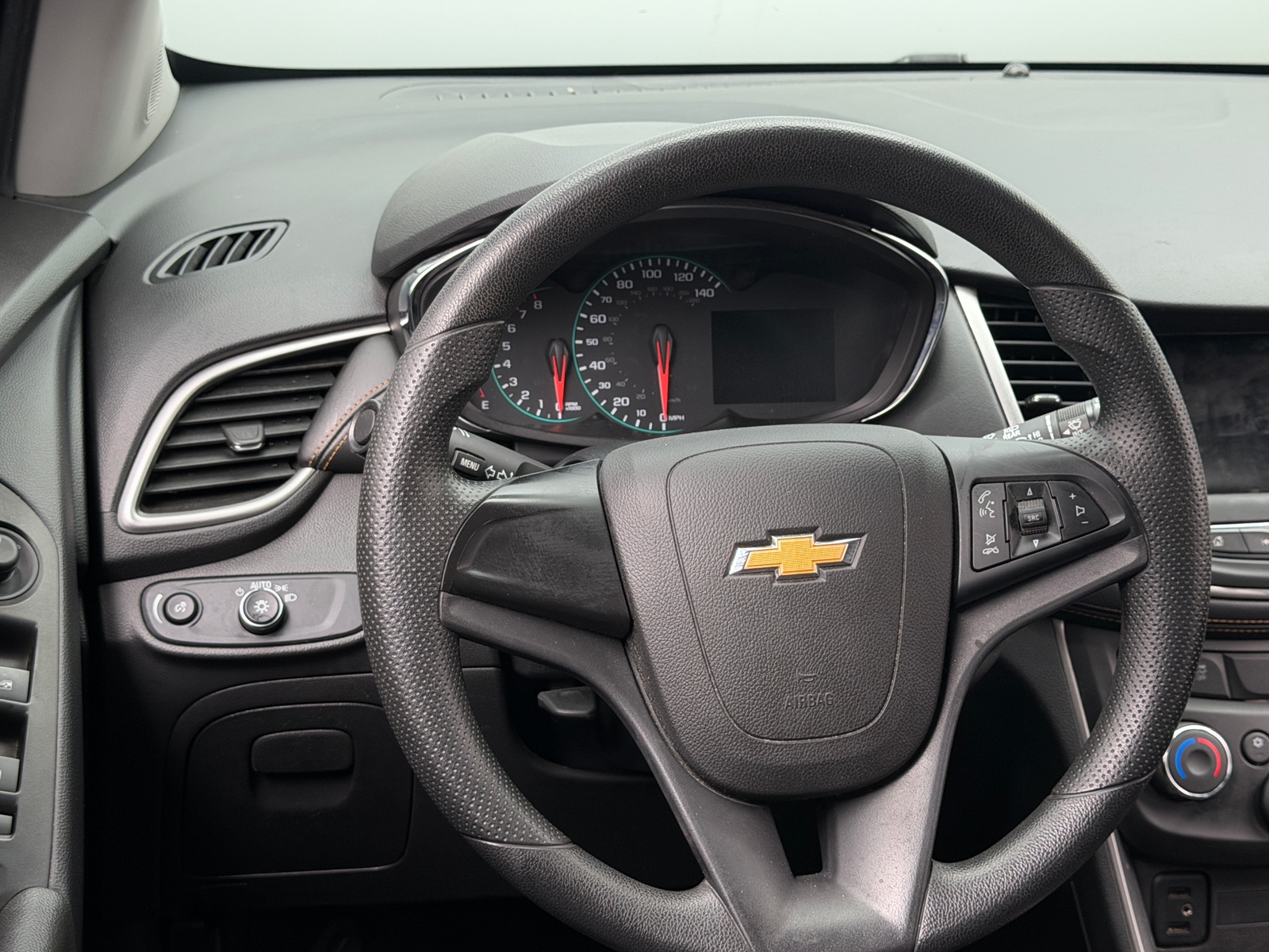 Thumbnail: 2018 Chevrolet Trax - 5