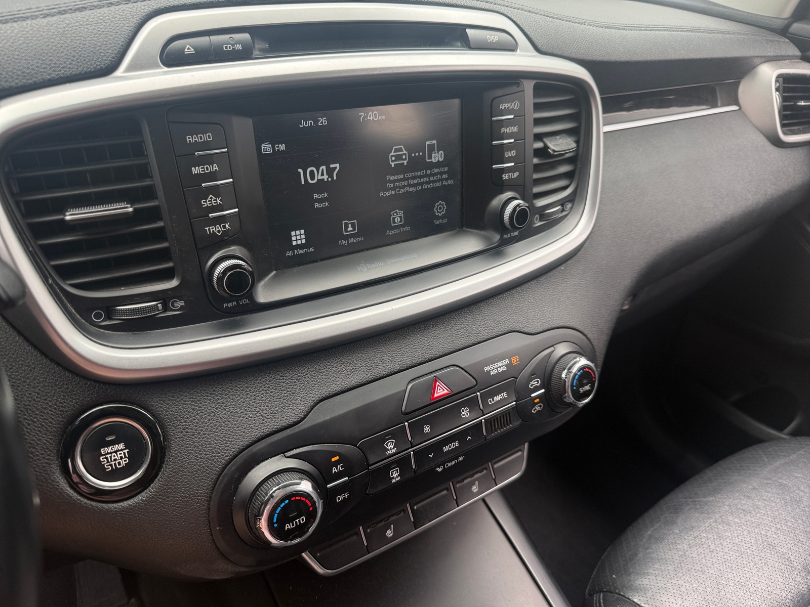 Thumbnail: 2017 Kia Sorento - 3