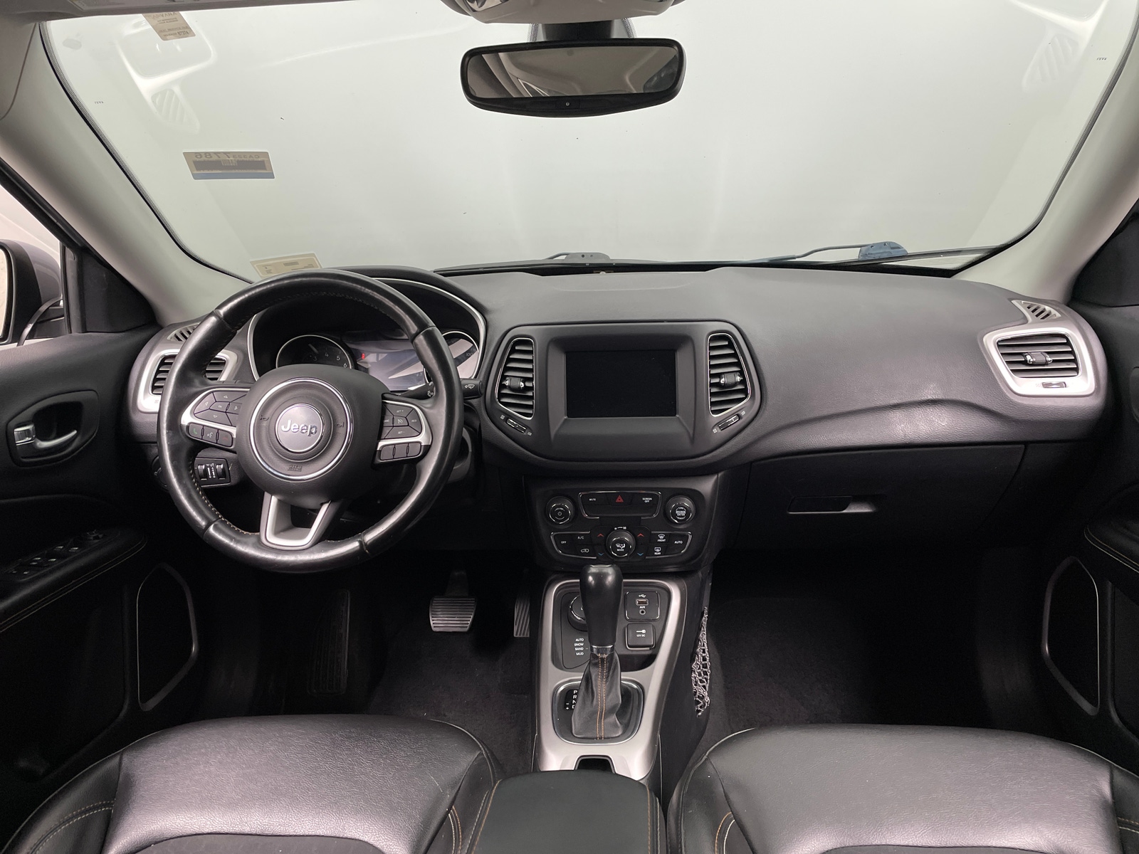 Thumbnail: 2018 Jeep Compass - 3