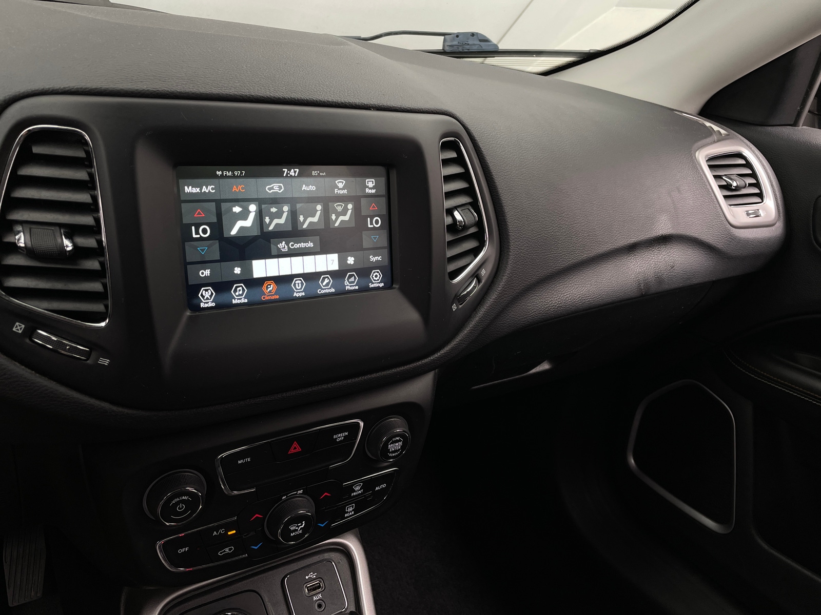 Thumbnail: 2018 Jeep Compass - 4