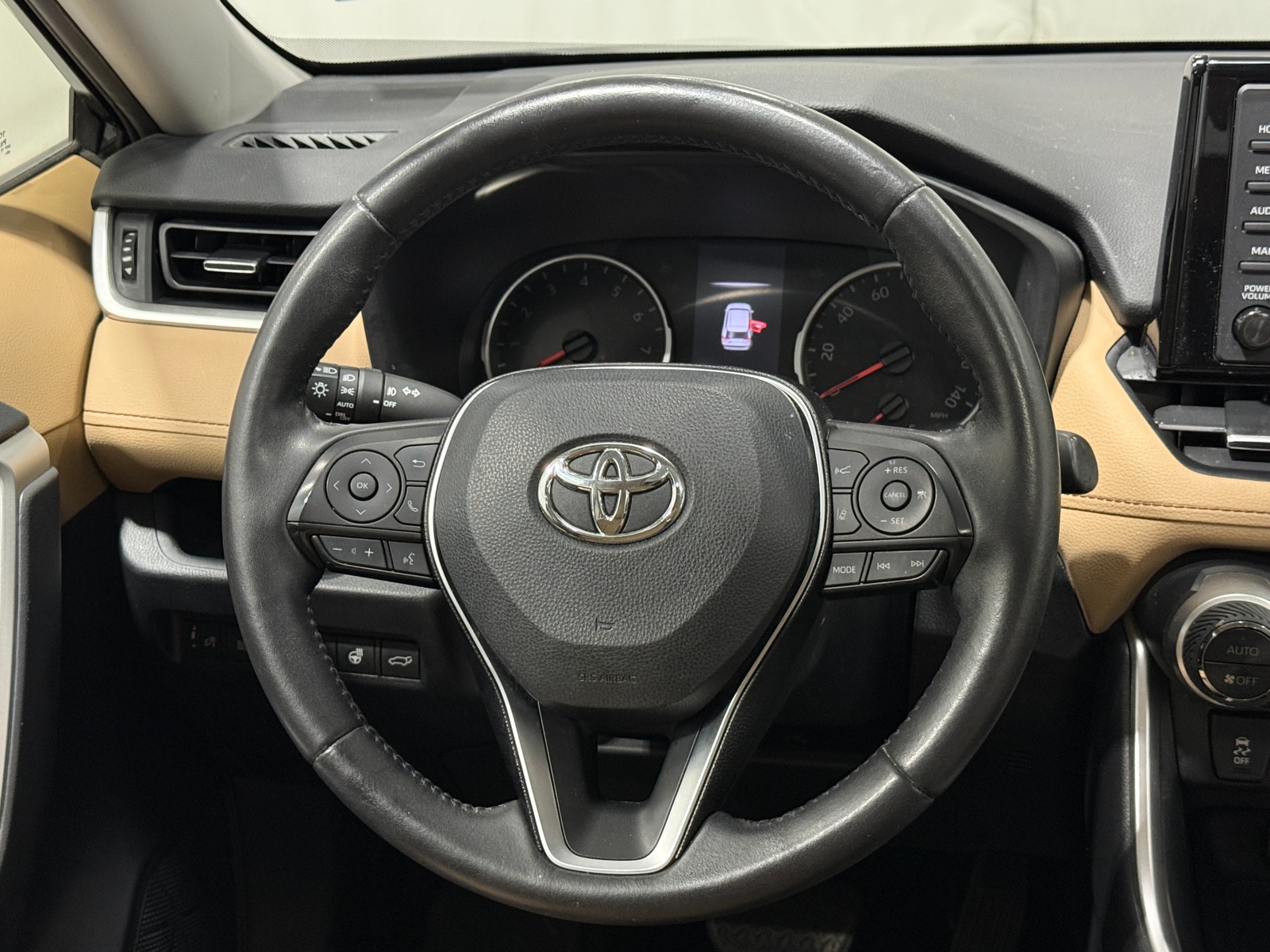 Thumbnail: 2019 Toyota RAV4 - 4
