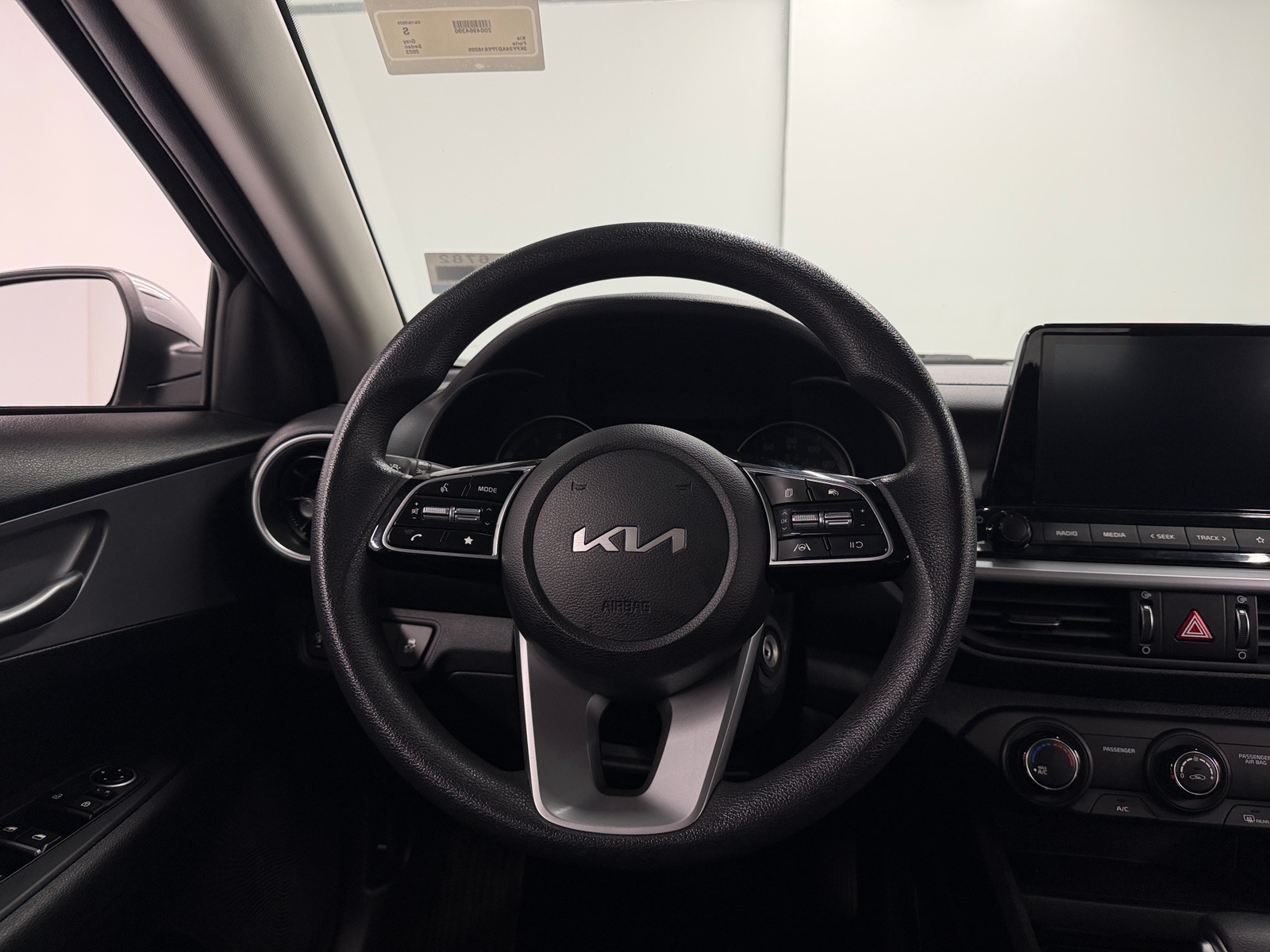 Thumbnail: 2023 Kia Forte - 5