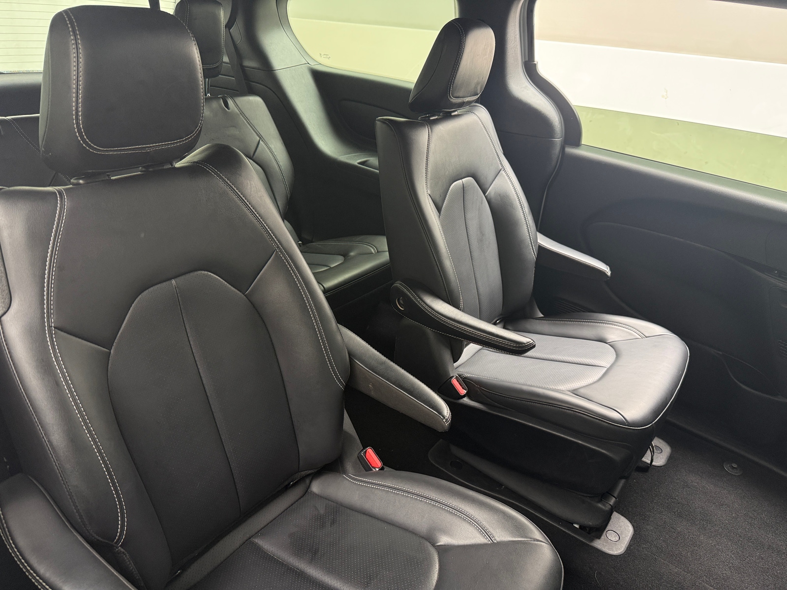 Thumbnail: 2024 Chrysler Pacifica - 5