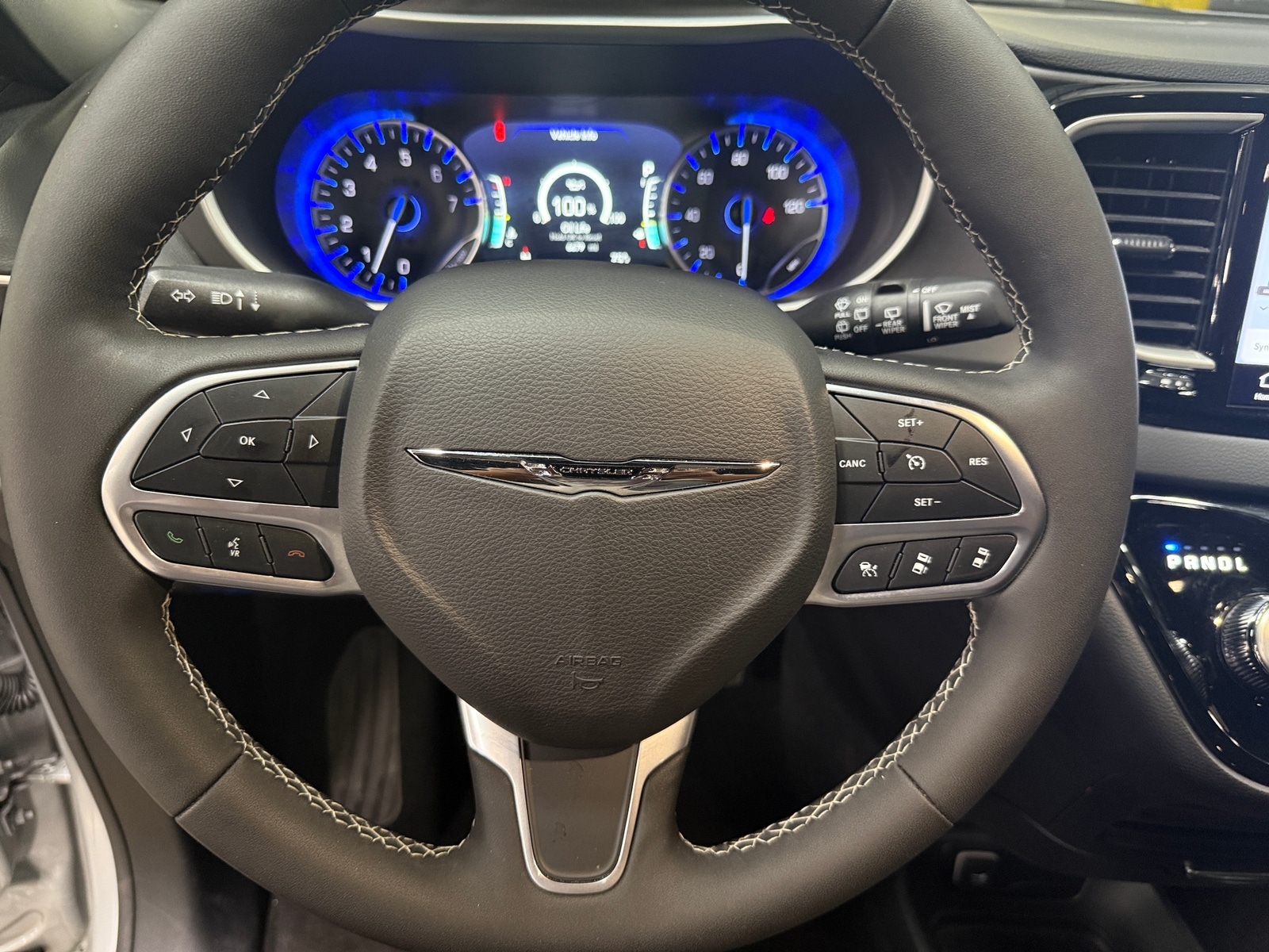 Thumbnail: 2026 Chrysler Pacifica - 4