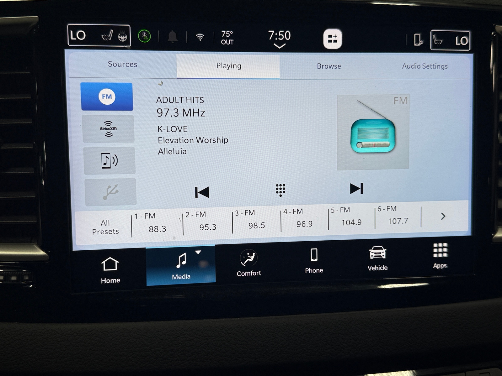 Thumbnail: 2026 Chrysler Pacifica - 3