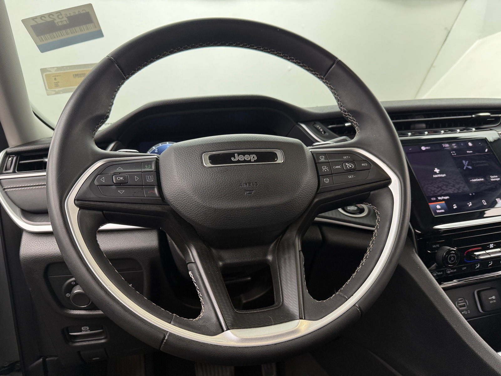 Thumbnail: 2023 Jeep Grand Cherokee L - 5