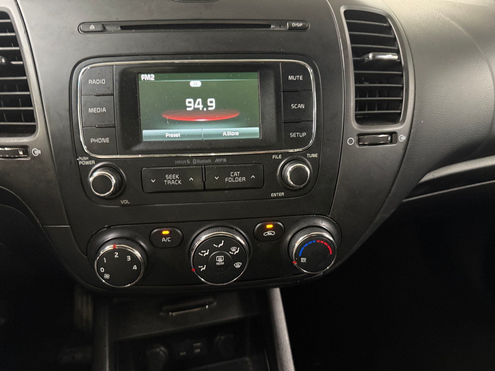 Thumbnail: 2016 Kia Forte - 4