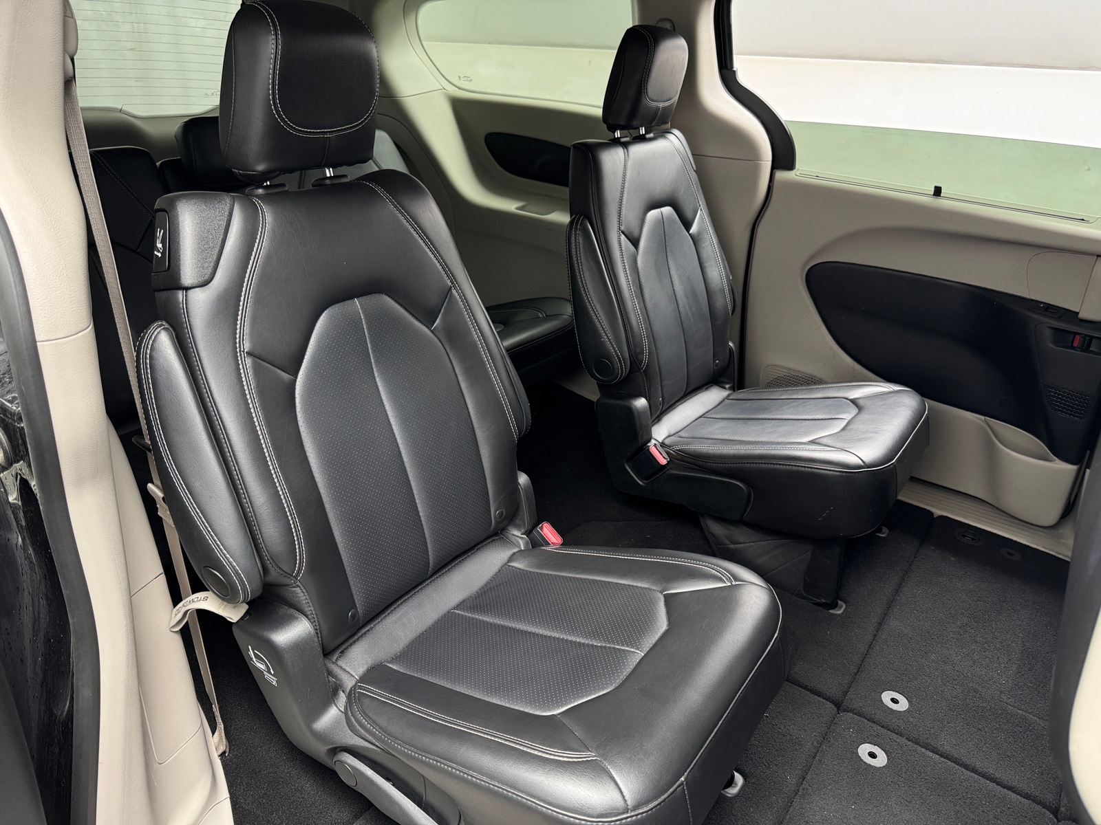 Thumbnail: 2023 Chrysler Pacifica - 5