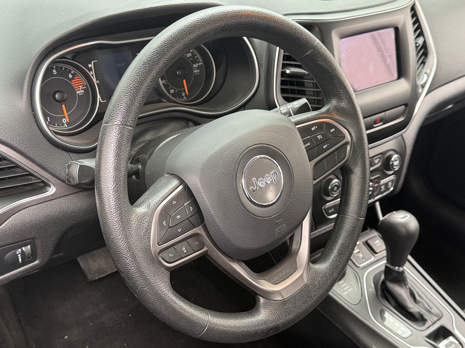 Thumbnail: 2020 Jeep Cherokee - 5