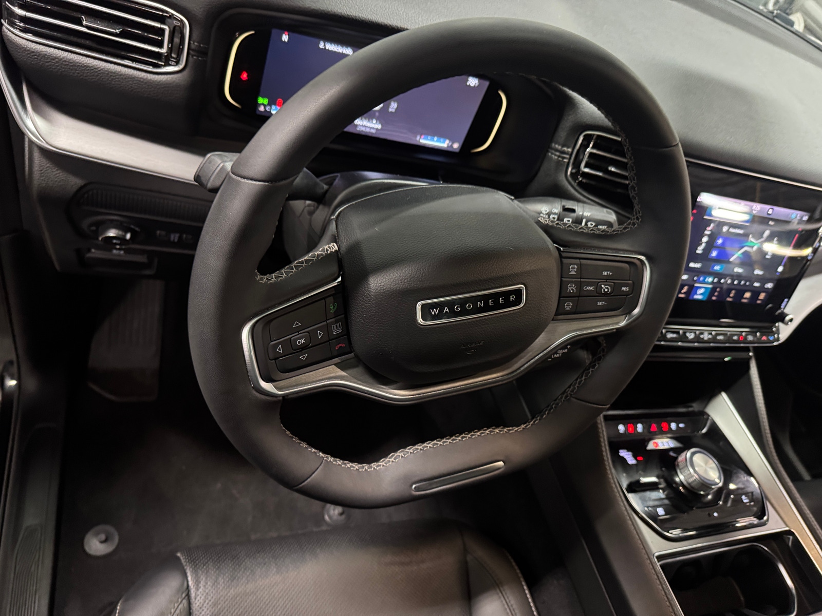 Thumbnail: 2023 Jeep Wagoneer - 4