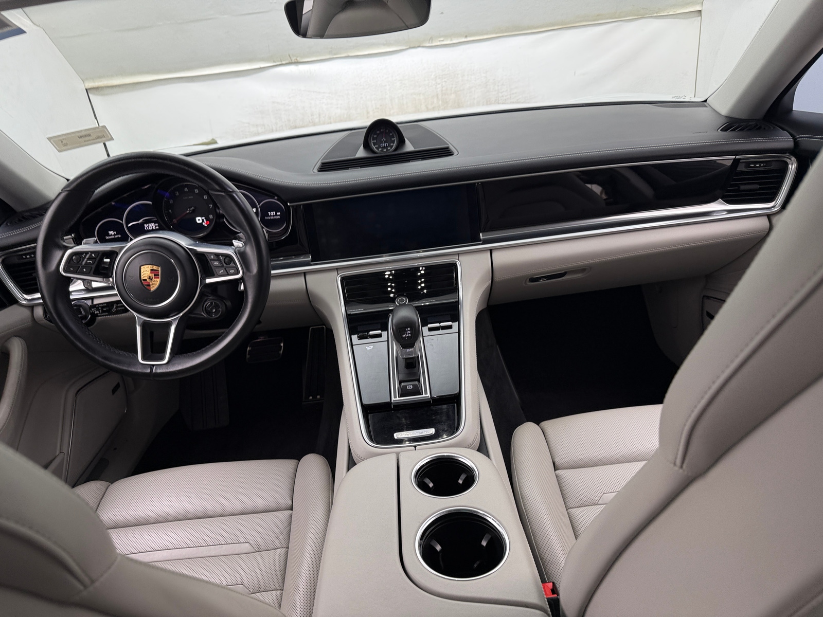 Thumbnail: 2017 Porsche Panamera - 2