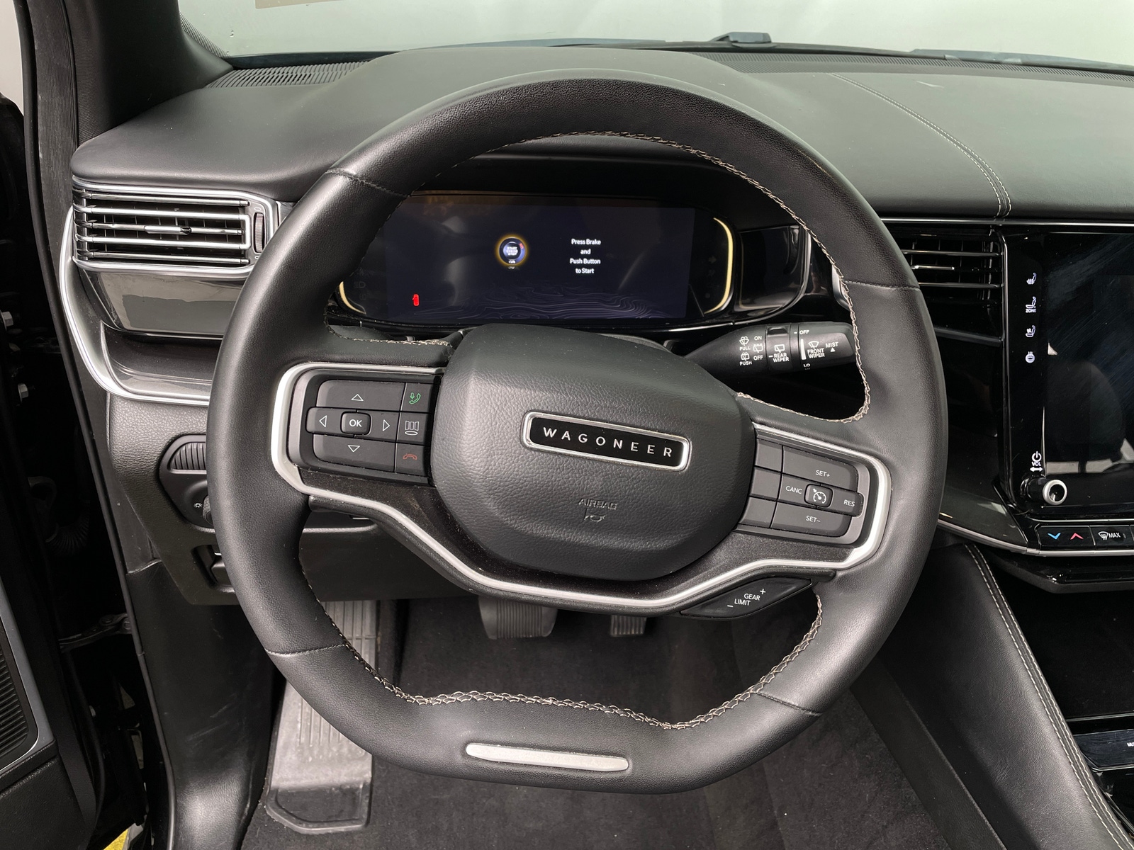 Thumbnail: 2022 Jeep Wagoneer - 4