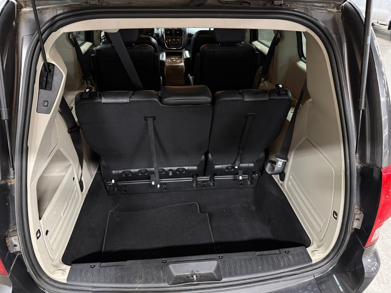 Thumbnail: 2019 Dodge Grand Caravan - 6