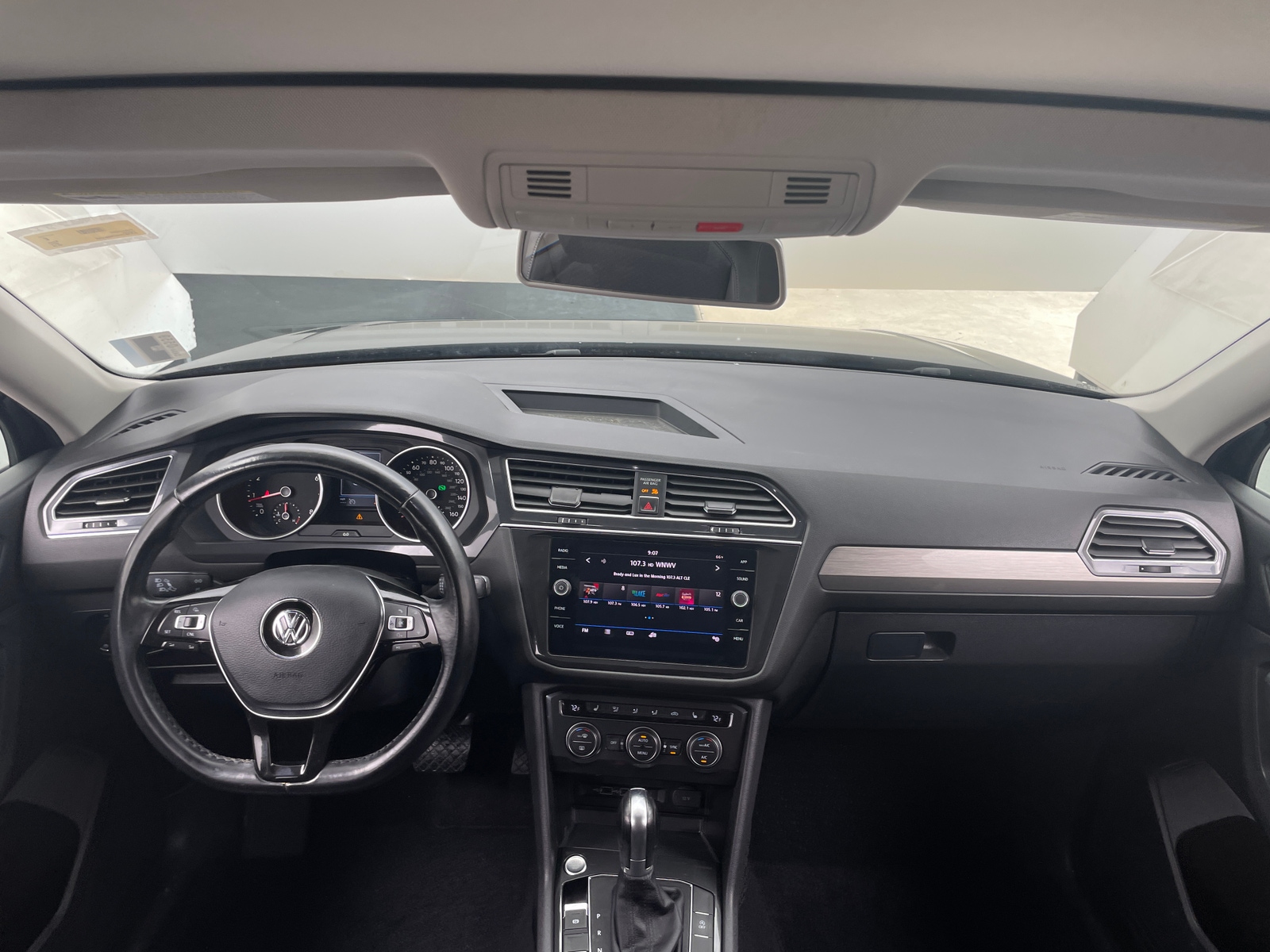 Thumbnail: 2018 Volkswagen Tiguan - 2