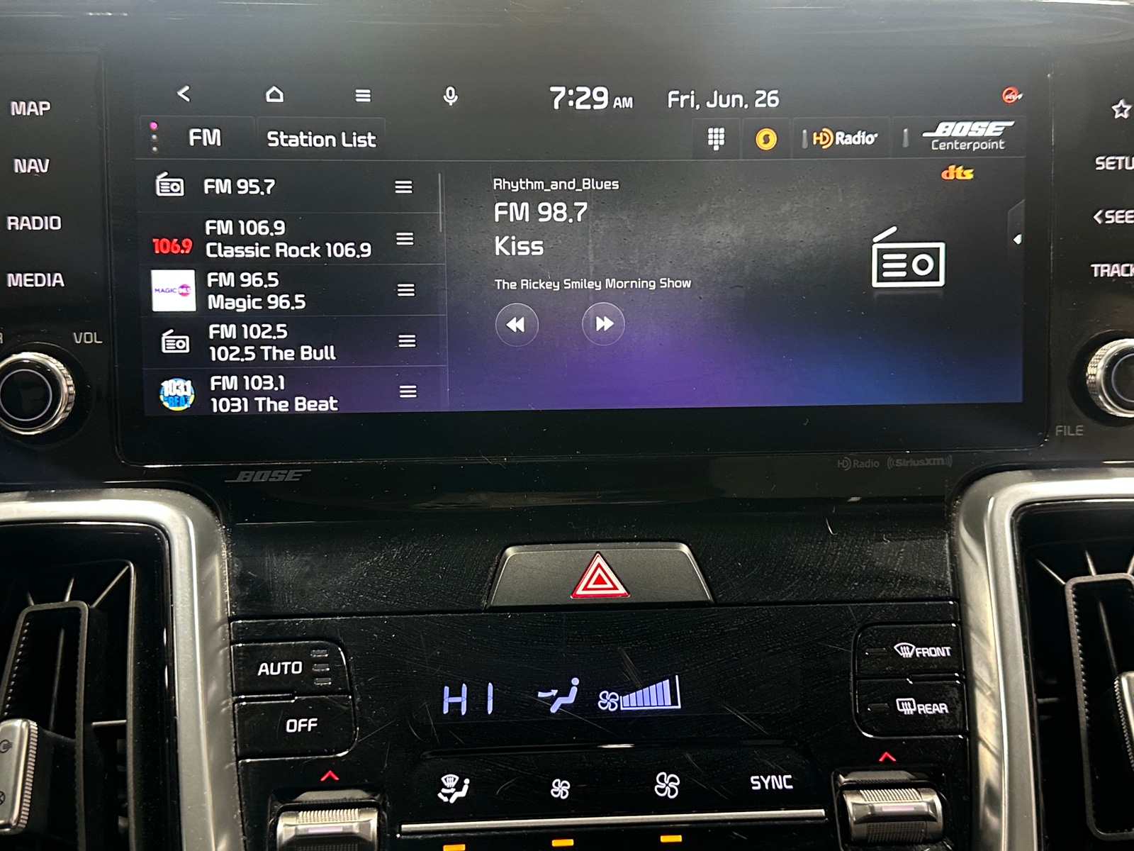 Thumbnail: 2023 Kia Sorento - 3