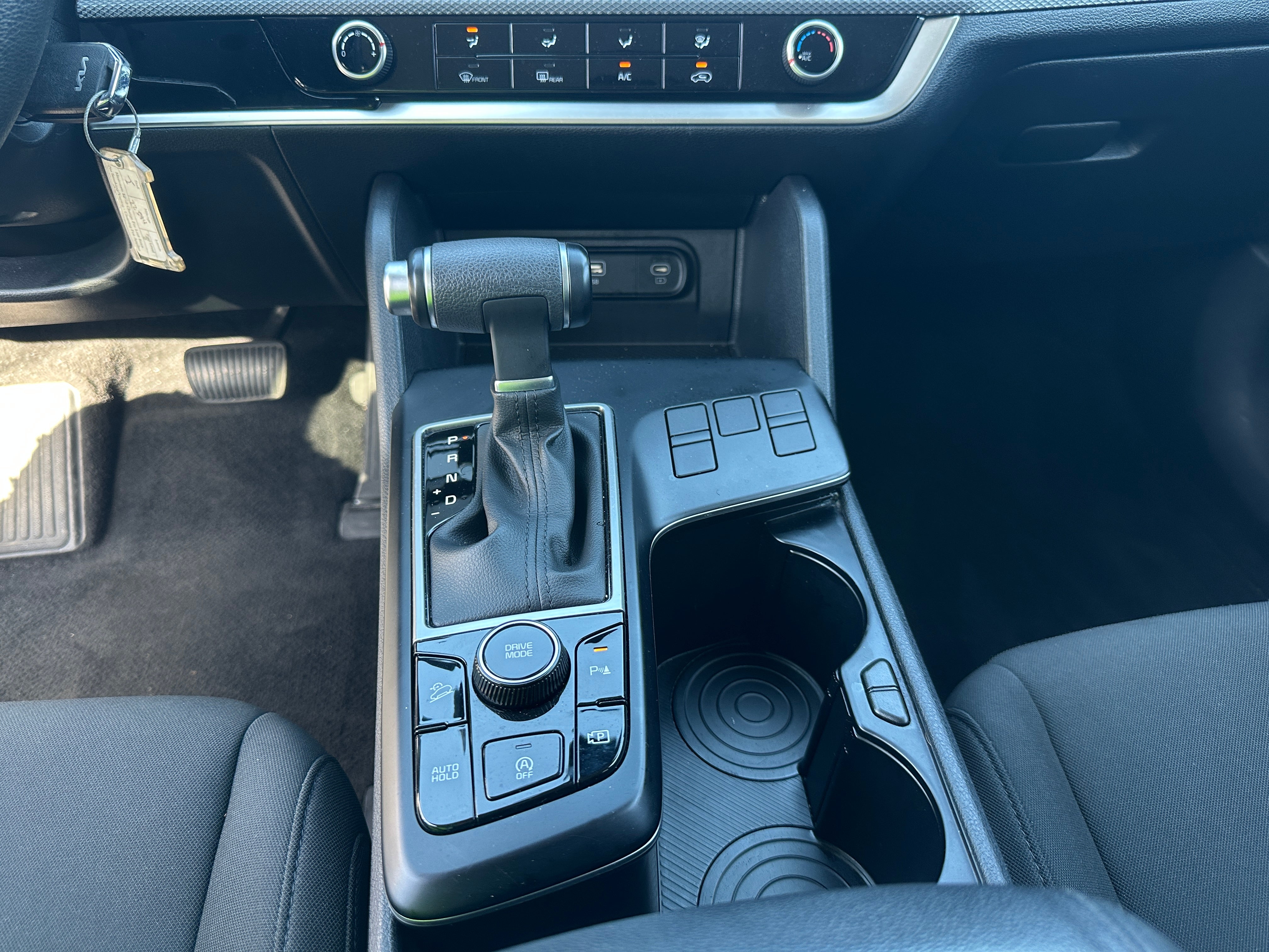 2025 Kia Sportage LX - Photo 8