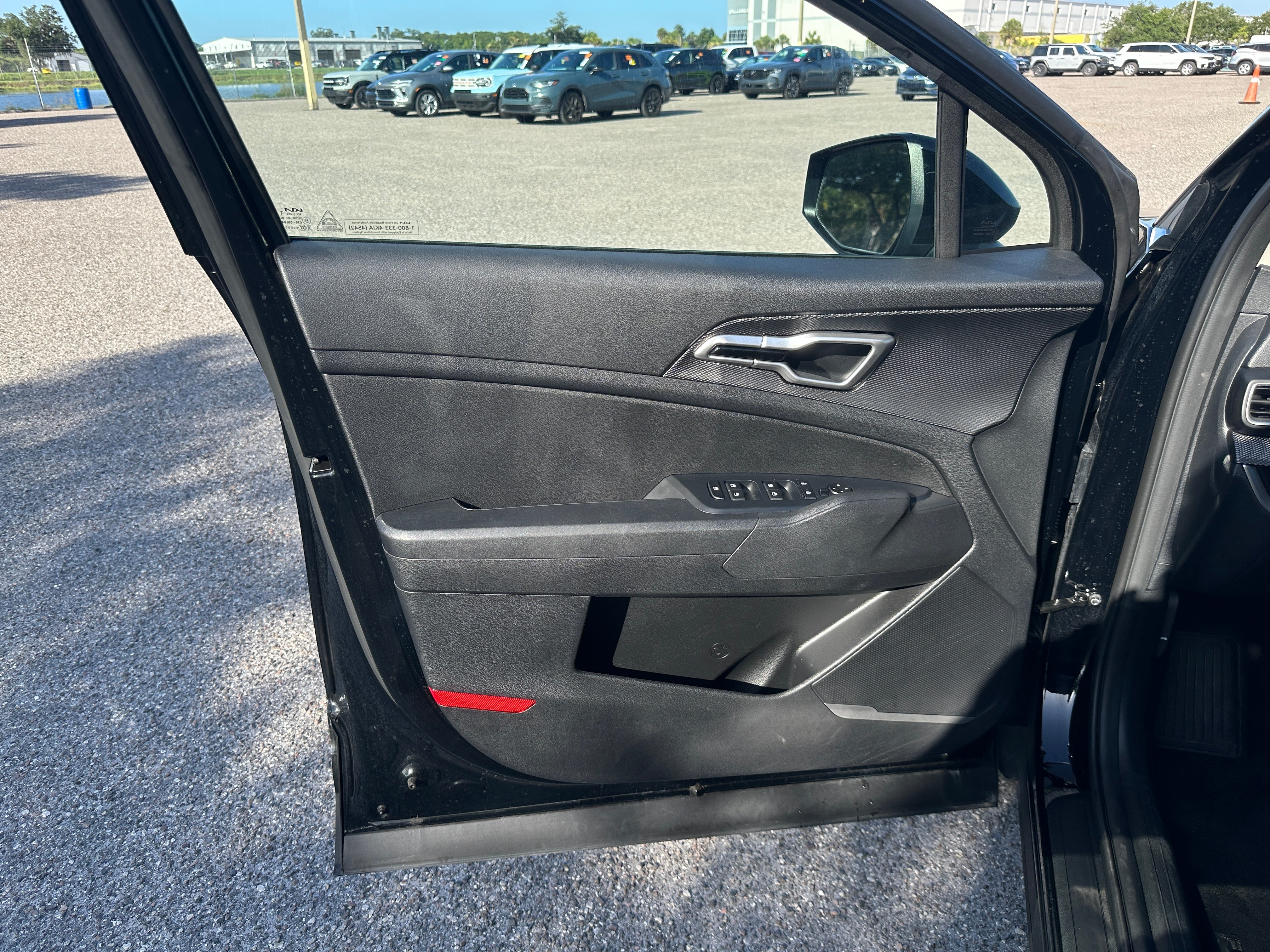 2025 Kia Sportage LX - Photo 2