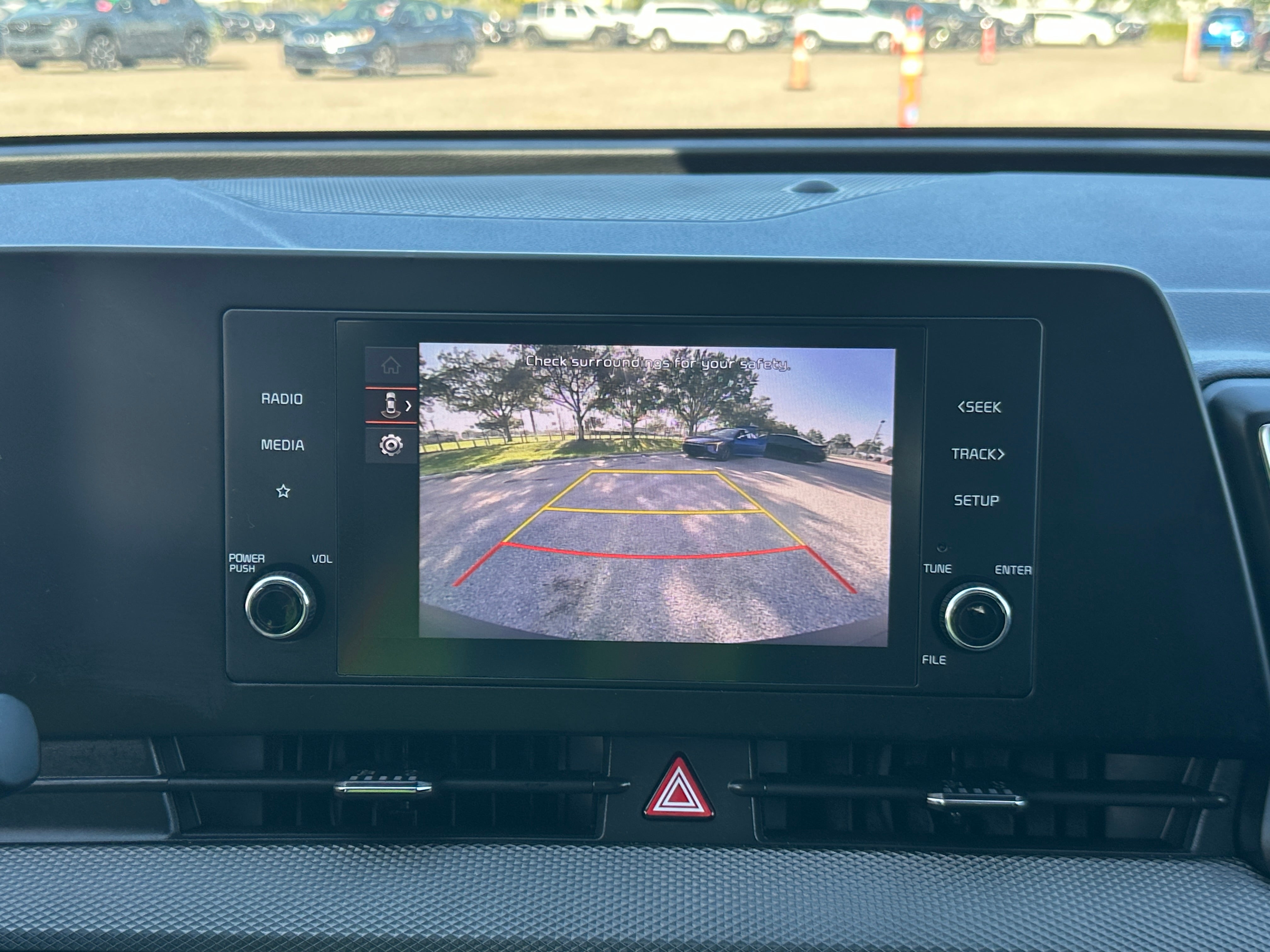 2025 Kia Sportage LX - Photo 13