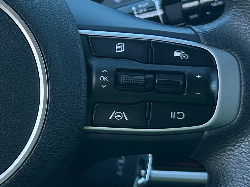 2025 Kia Sportage LX - Photo 16