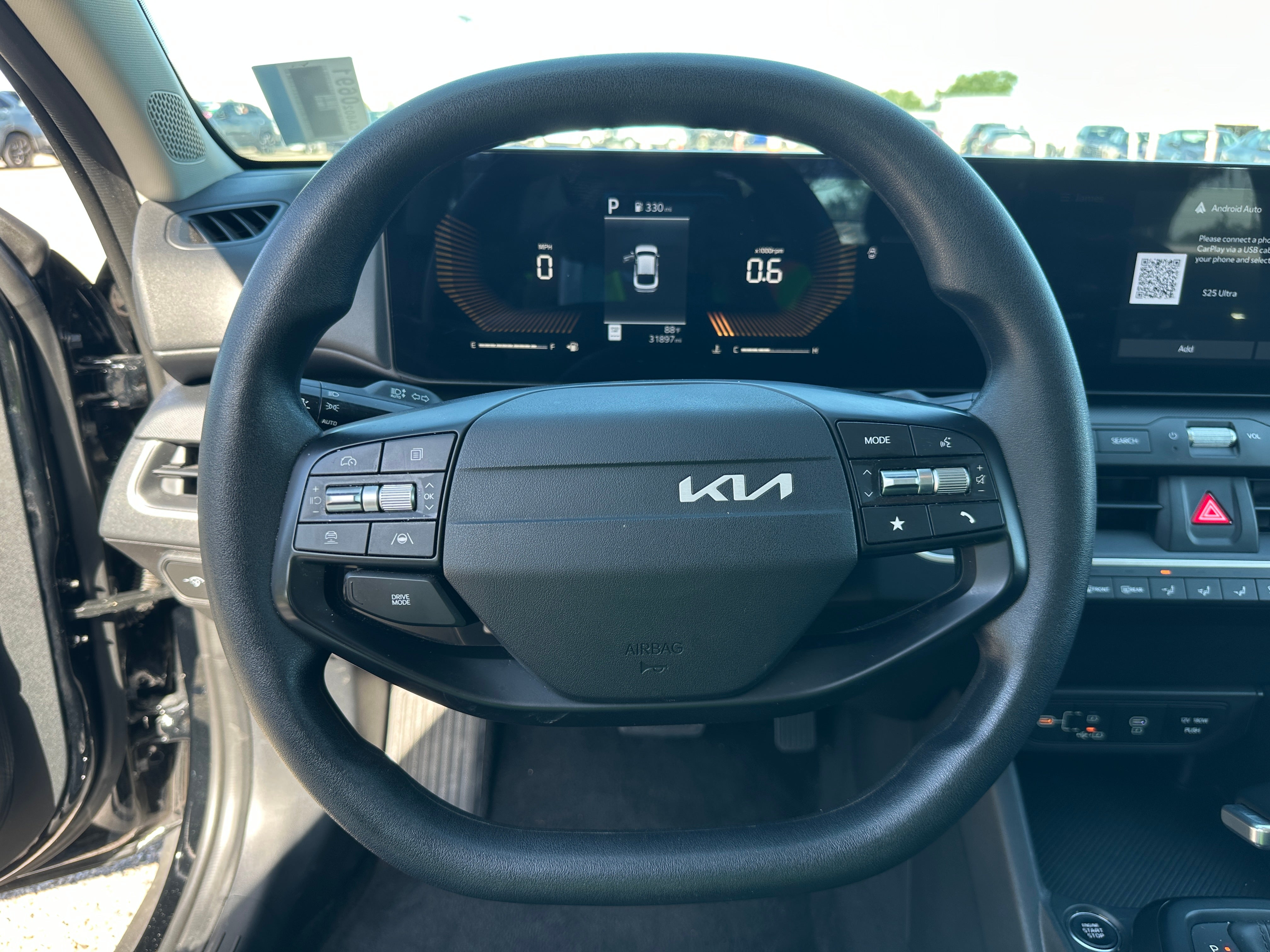 2025 Kia K4 LXS - Photo 8