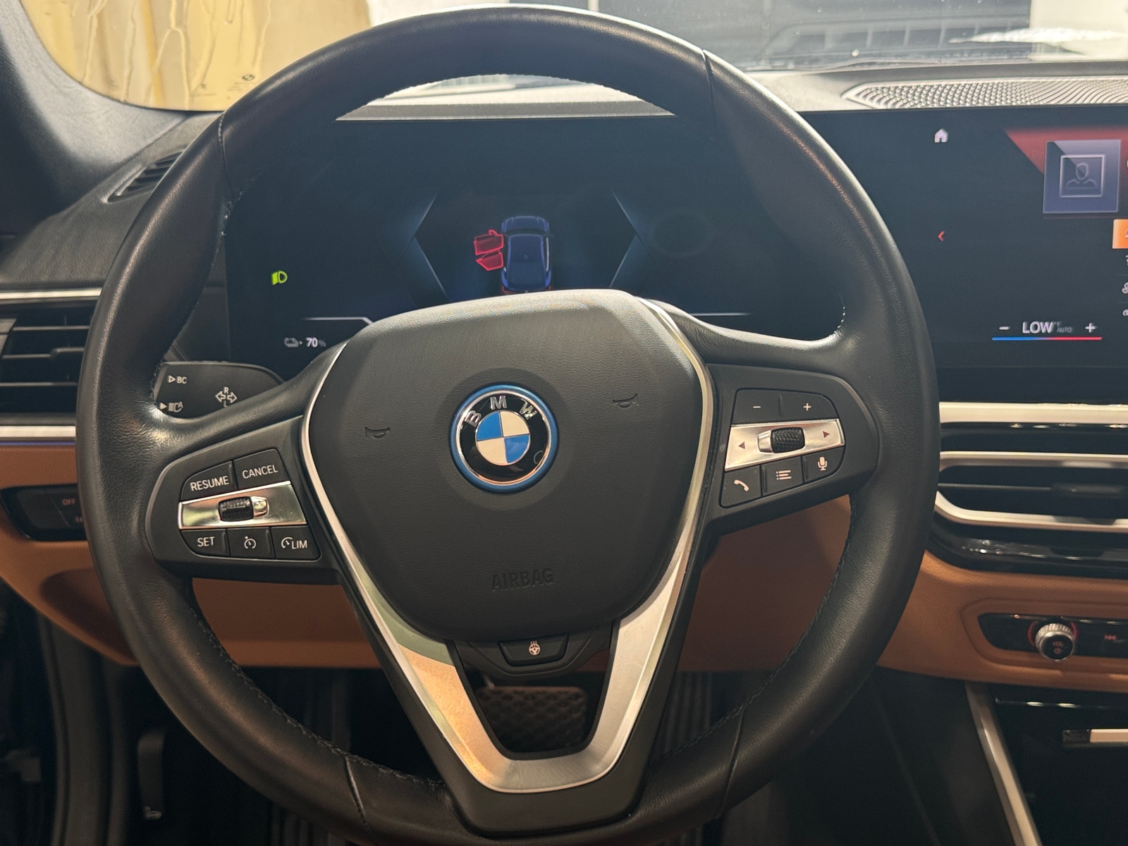 Thumbnail: 2023 BMW i4 - 5