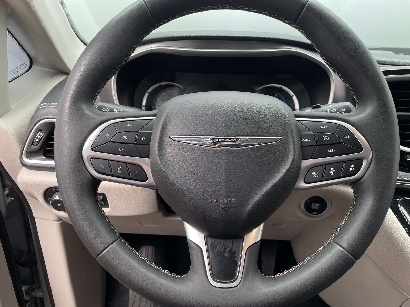 Thumbnail: 2024 Chrysler Pacifica - 4