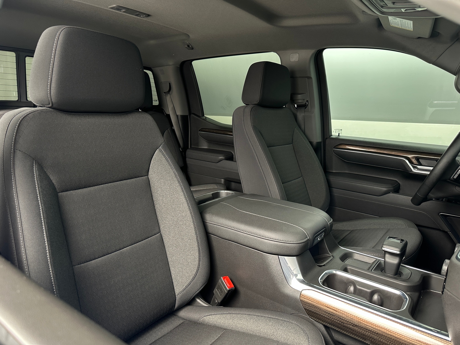 Thumbnail: 2025 Chevrolet Silverado 1500 - 2