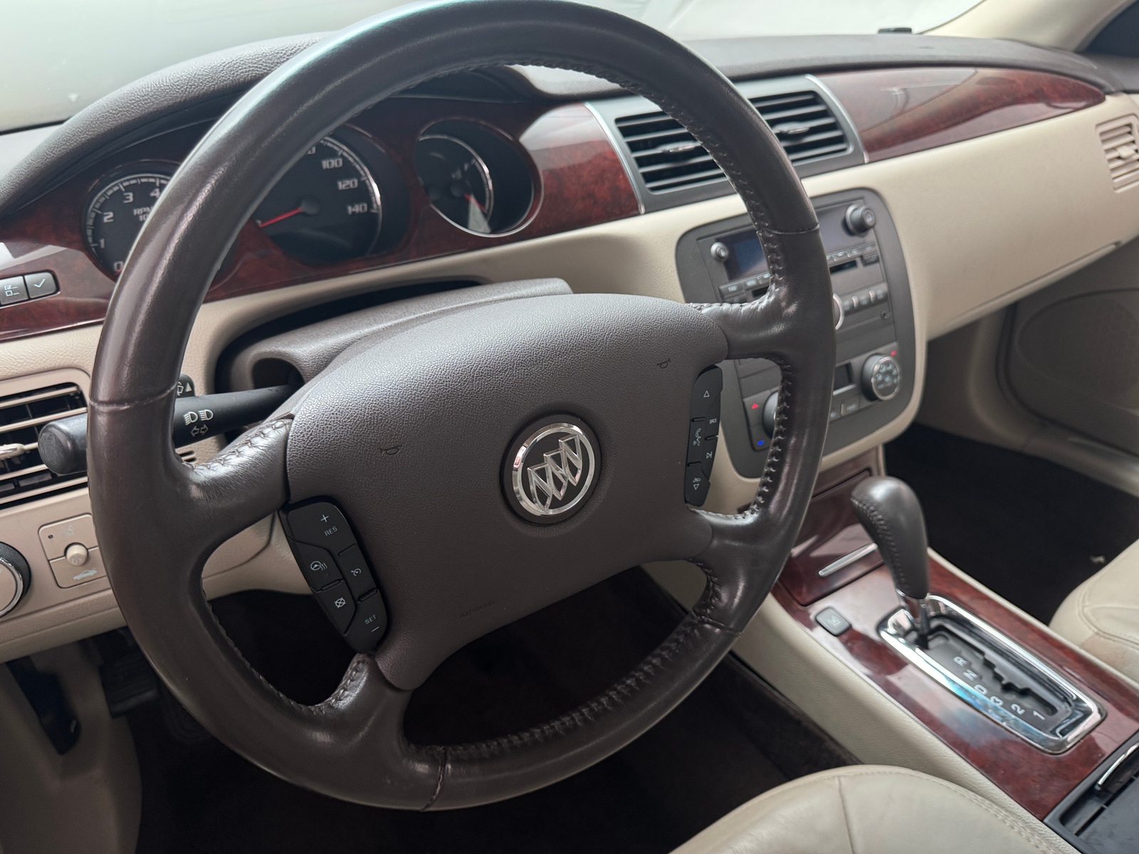 Thumbnail: 2010 Buick Lucerne - 4