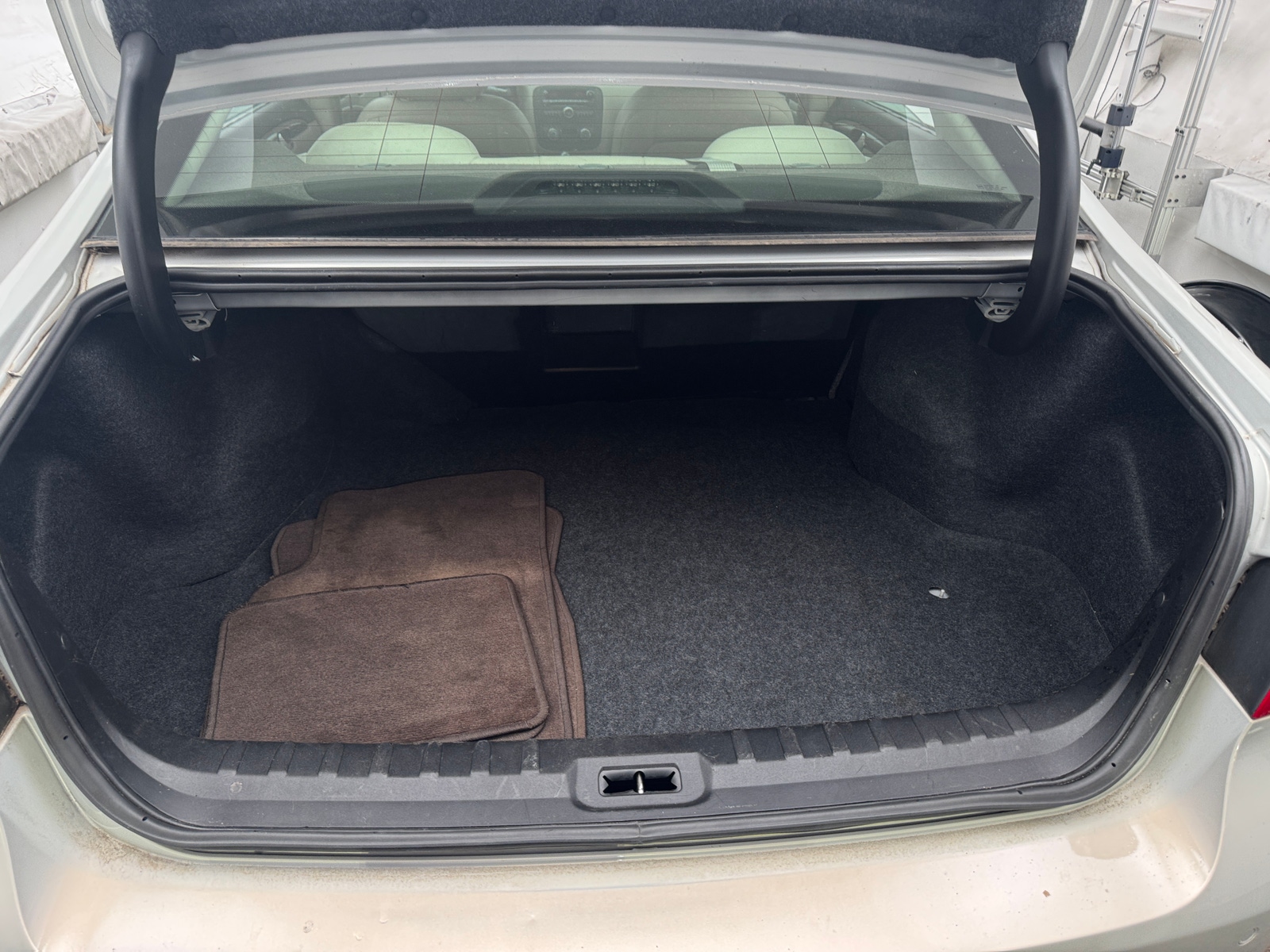 Thumbnail: 2010 Buick Lucerne - 6
