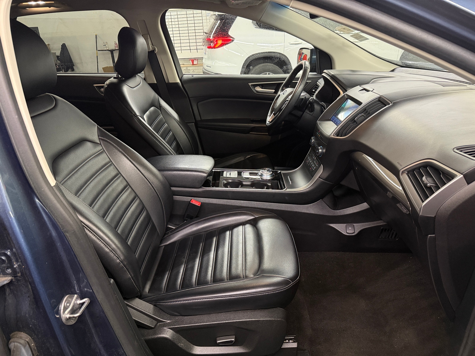 Thumbnail: 2019 Ford Edge - 2