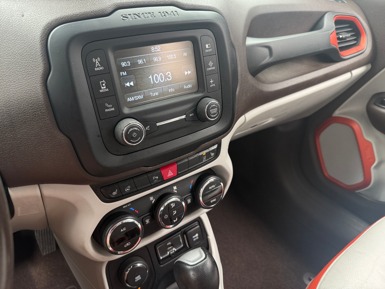 Thumbnail: 2017 Jeep Renegade - 3