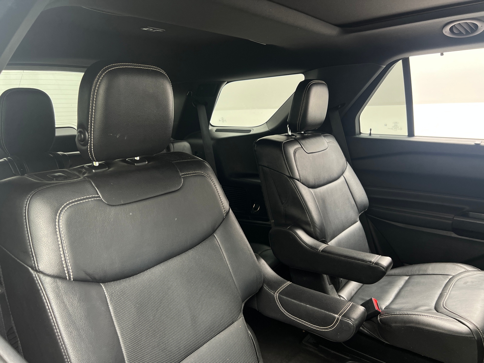 Thumbnail: 2020 Ford Explorer - 5