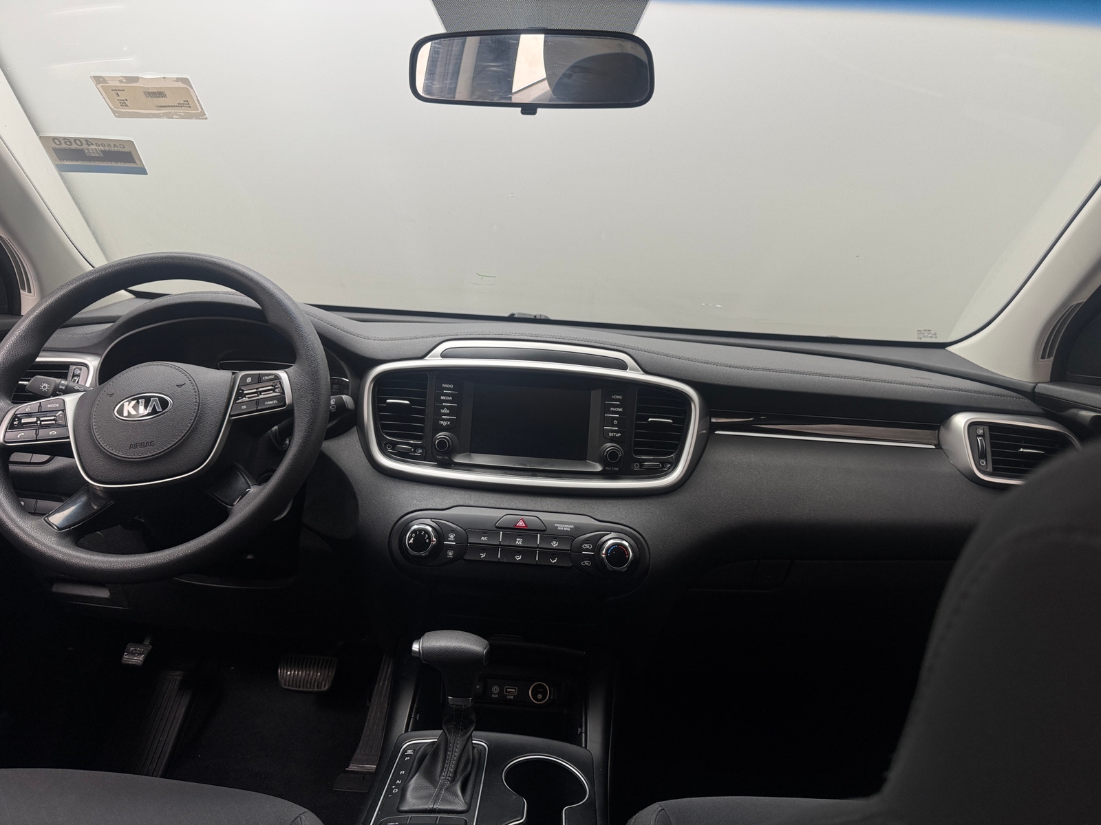 Thumbnail: 2019 Kia Sorento - 3